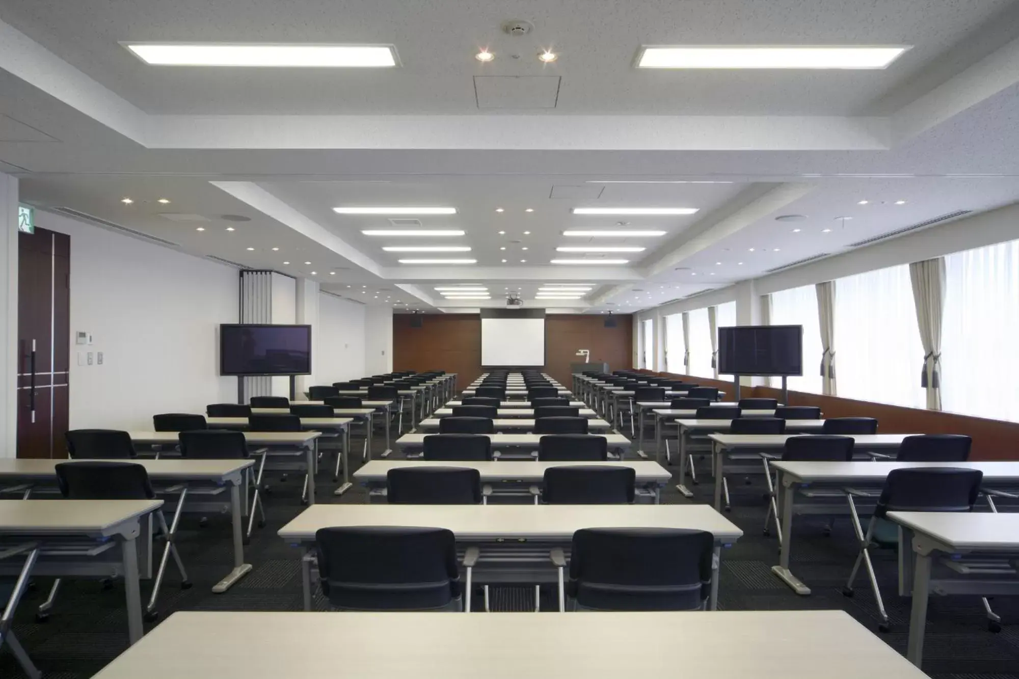 Meeting/conference room in HOTEL MYSTAYS PREMIER Narita