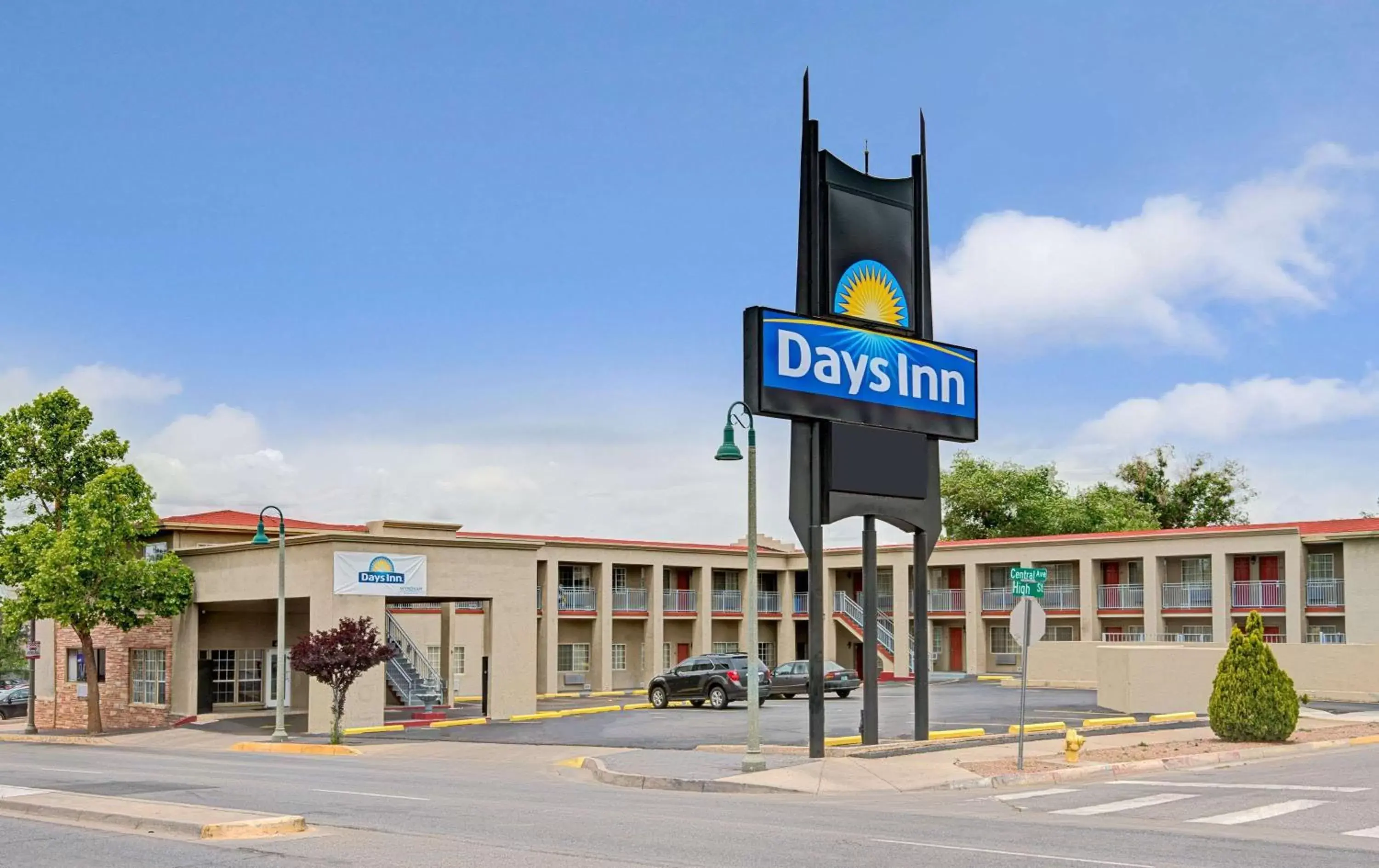 Property Building in Days Inn by Wyndham Albuquerque Downtown