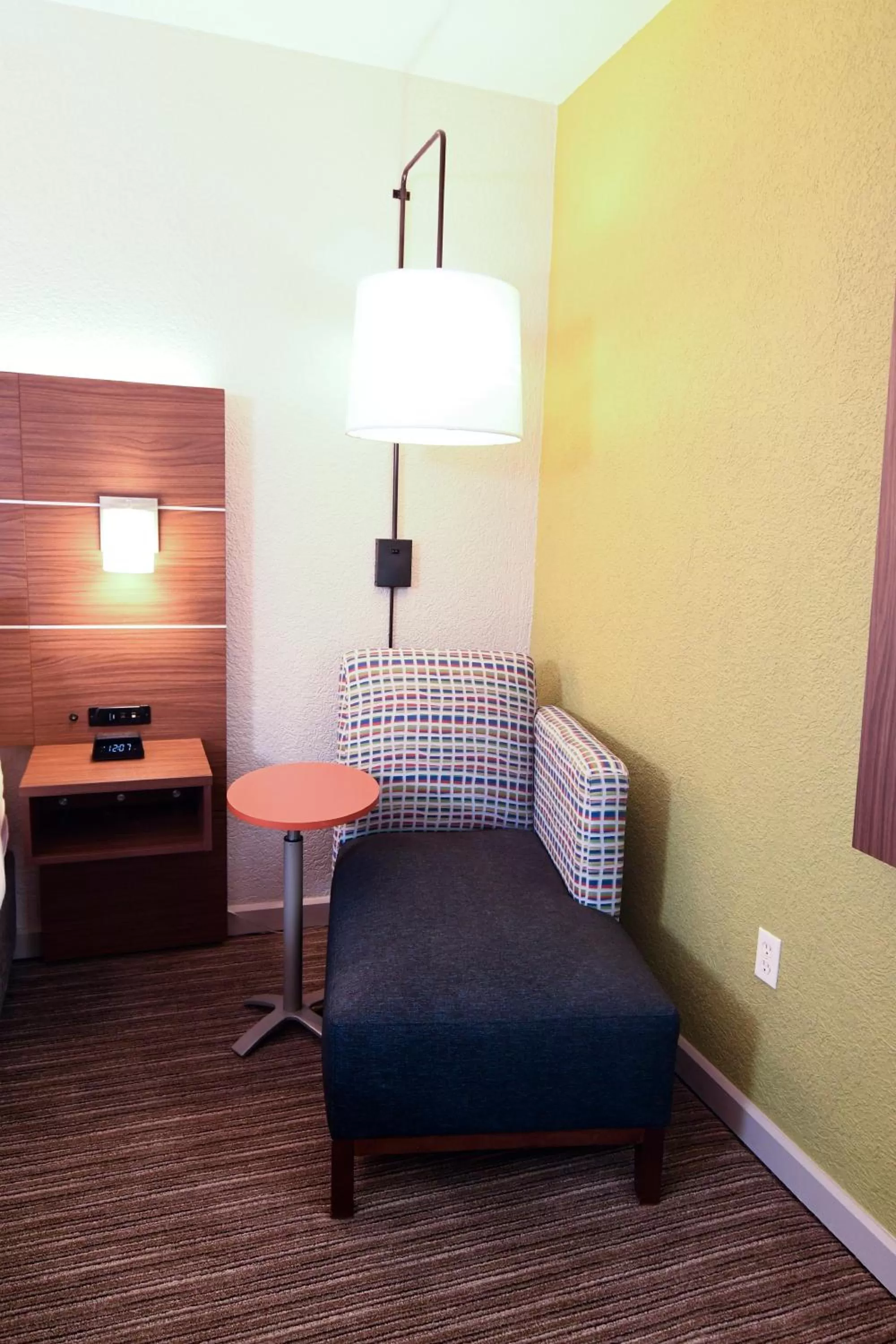 Bedroom in Holiday Inn Express Hotel & Suites Port Clinton-Catawba Island by IHG