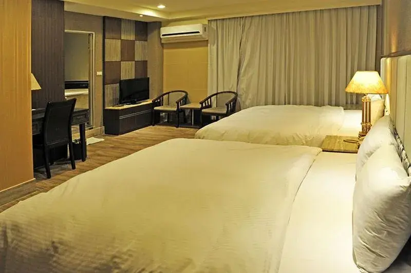 Bed in Maple Hotel