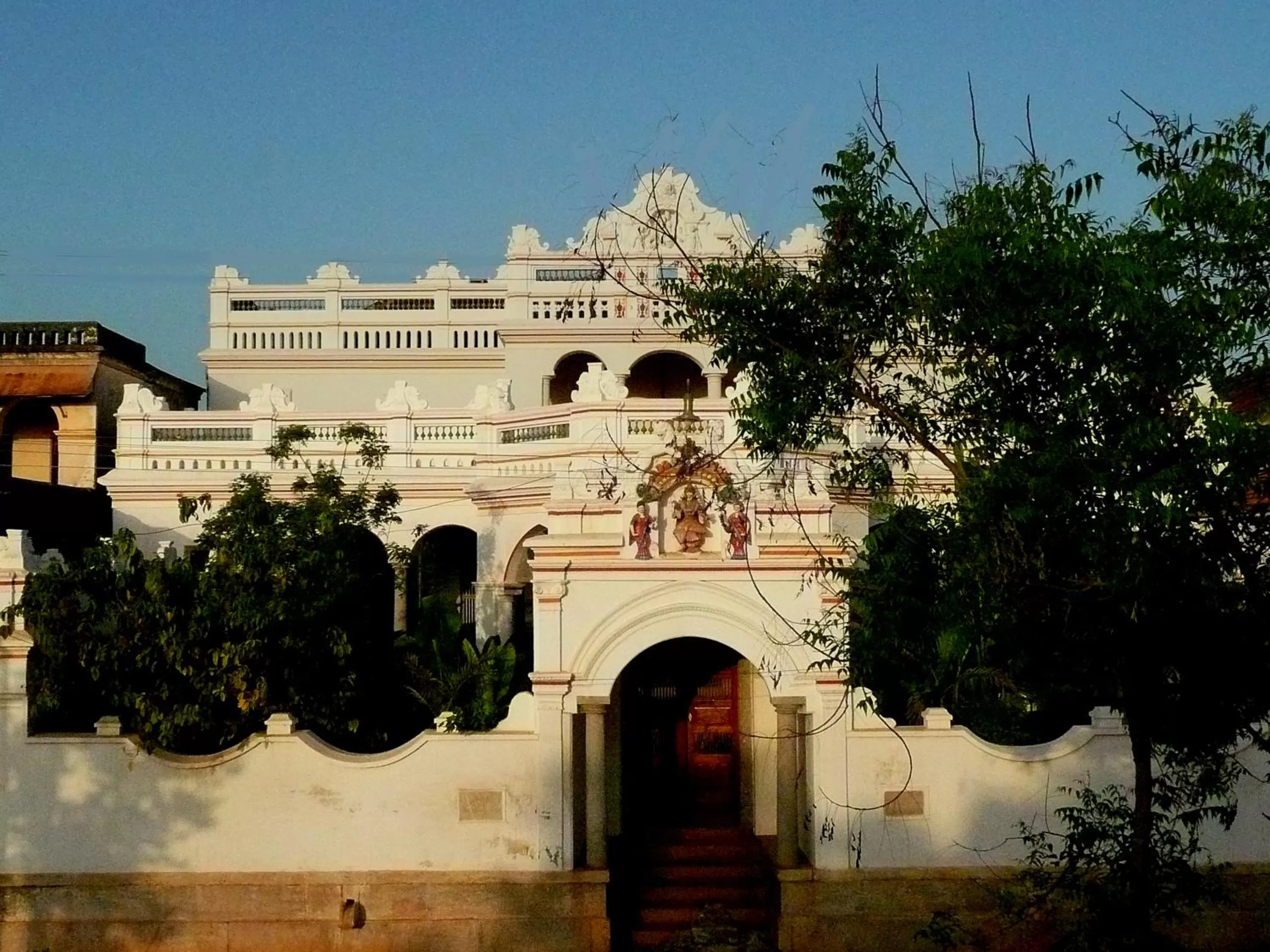 Facade/entrance in Saratha Vilas Chettinad