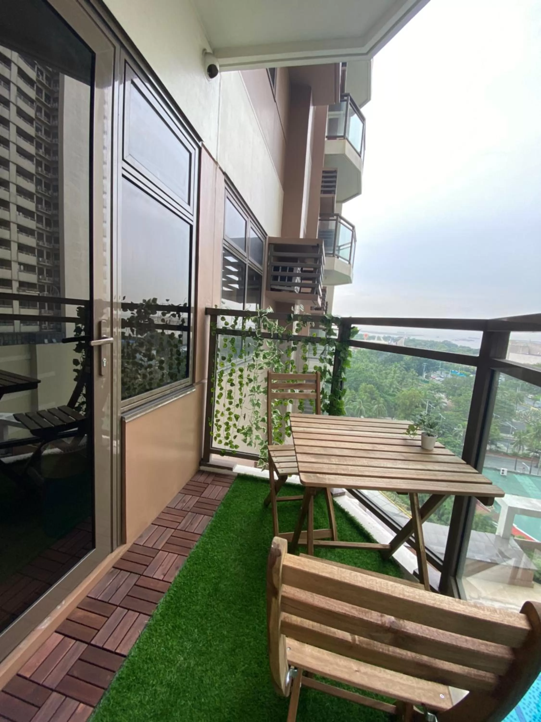 Balcony/Terrace in Le 10 The Radiance Manila Bay