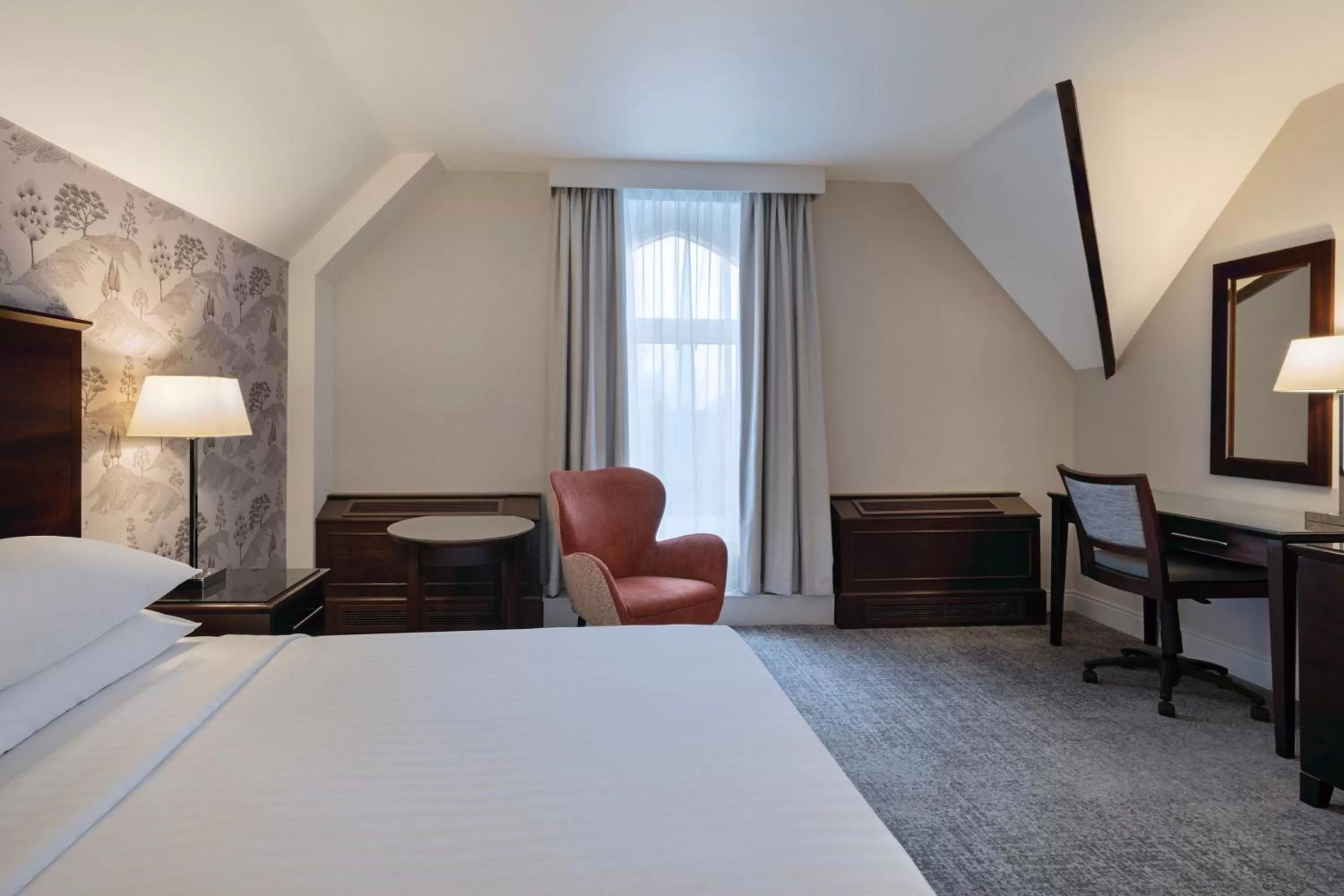 Photo of the whole room, Bed in Delta Hotels by Marriott York