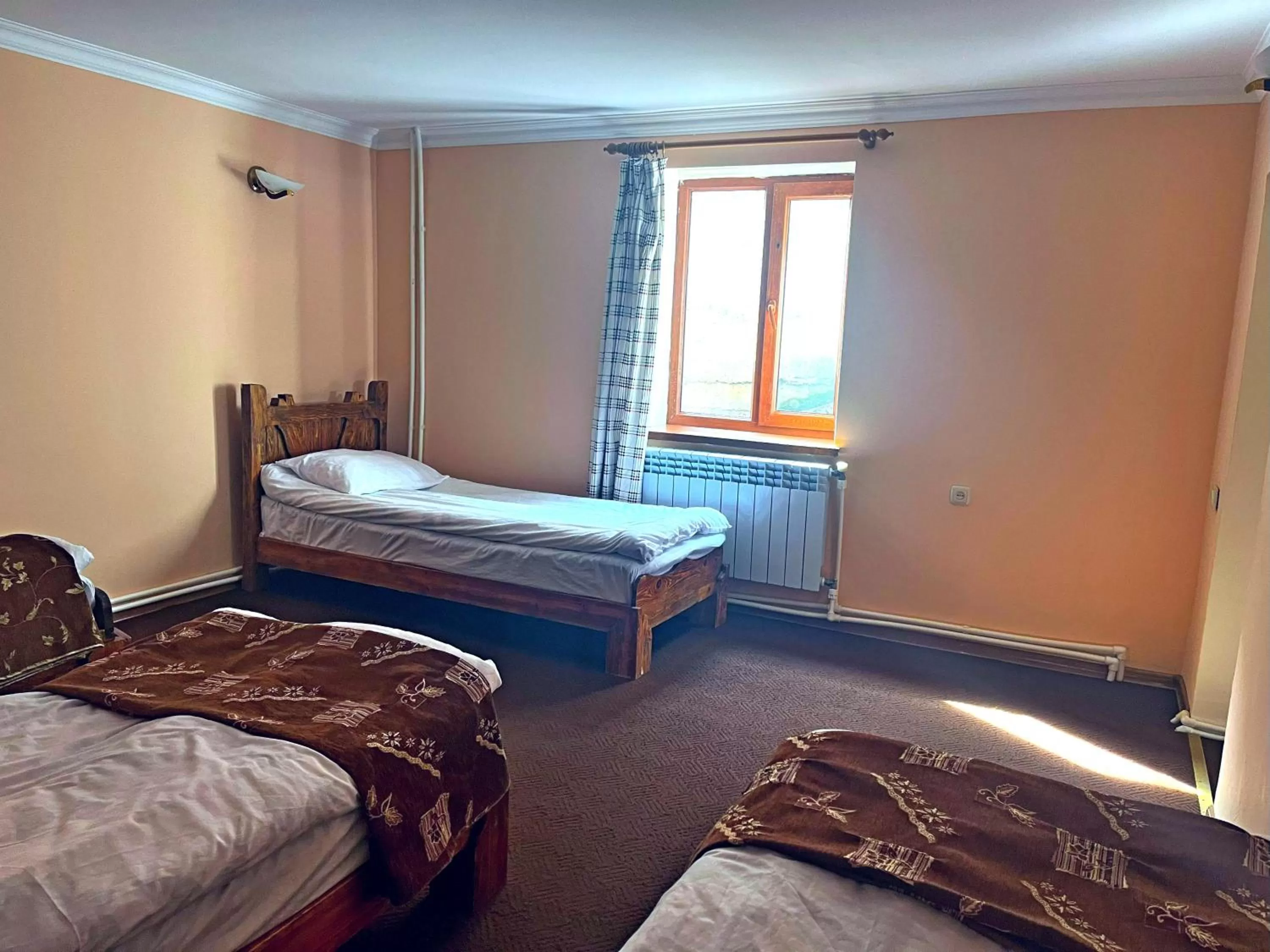 Photo of the whole room, Bed in Dil Hill by Sam