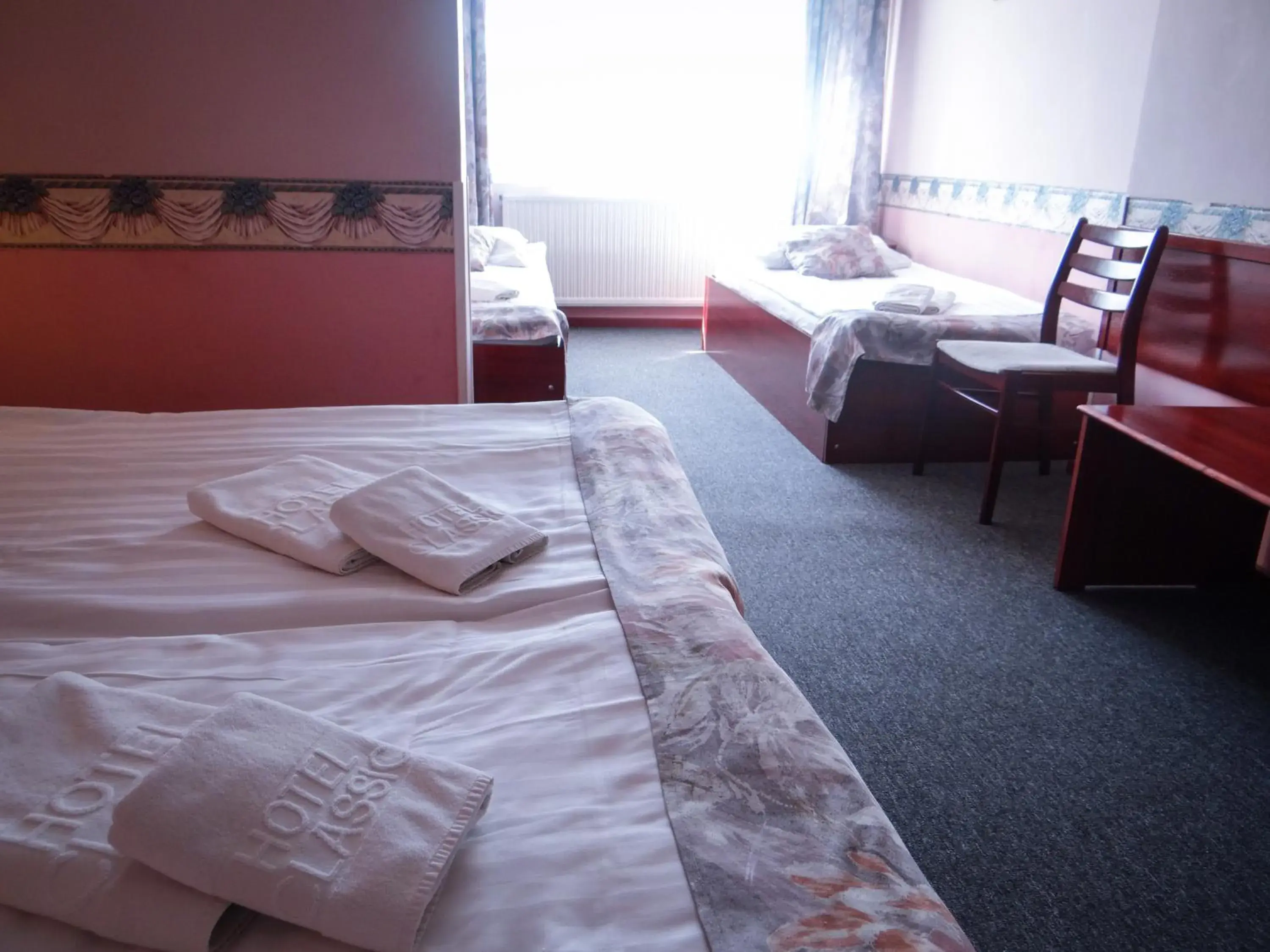 Bedroom, Bed in Classic Hotel