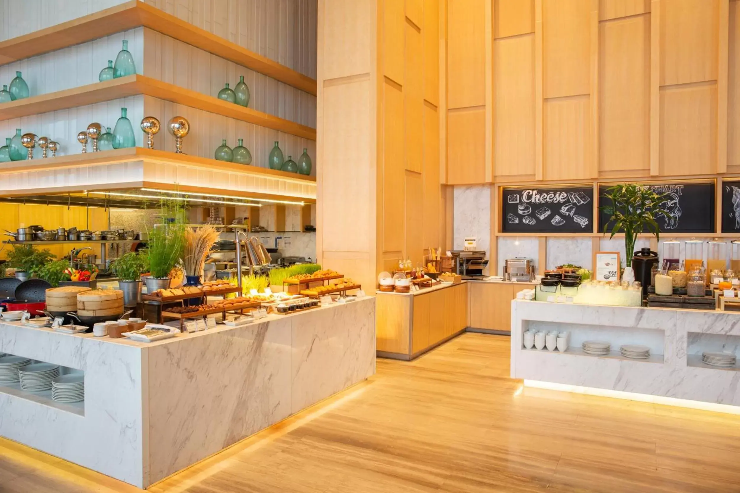 Breakfast, Restaurant/Places to Eat in Avani Plus Riverside Bangkok Hotel