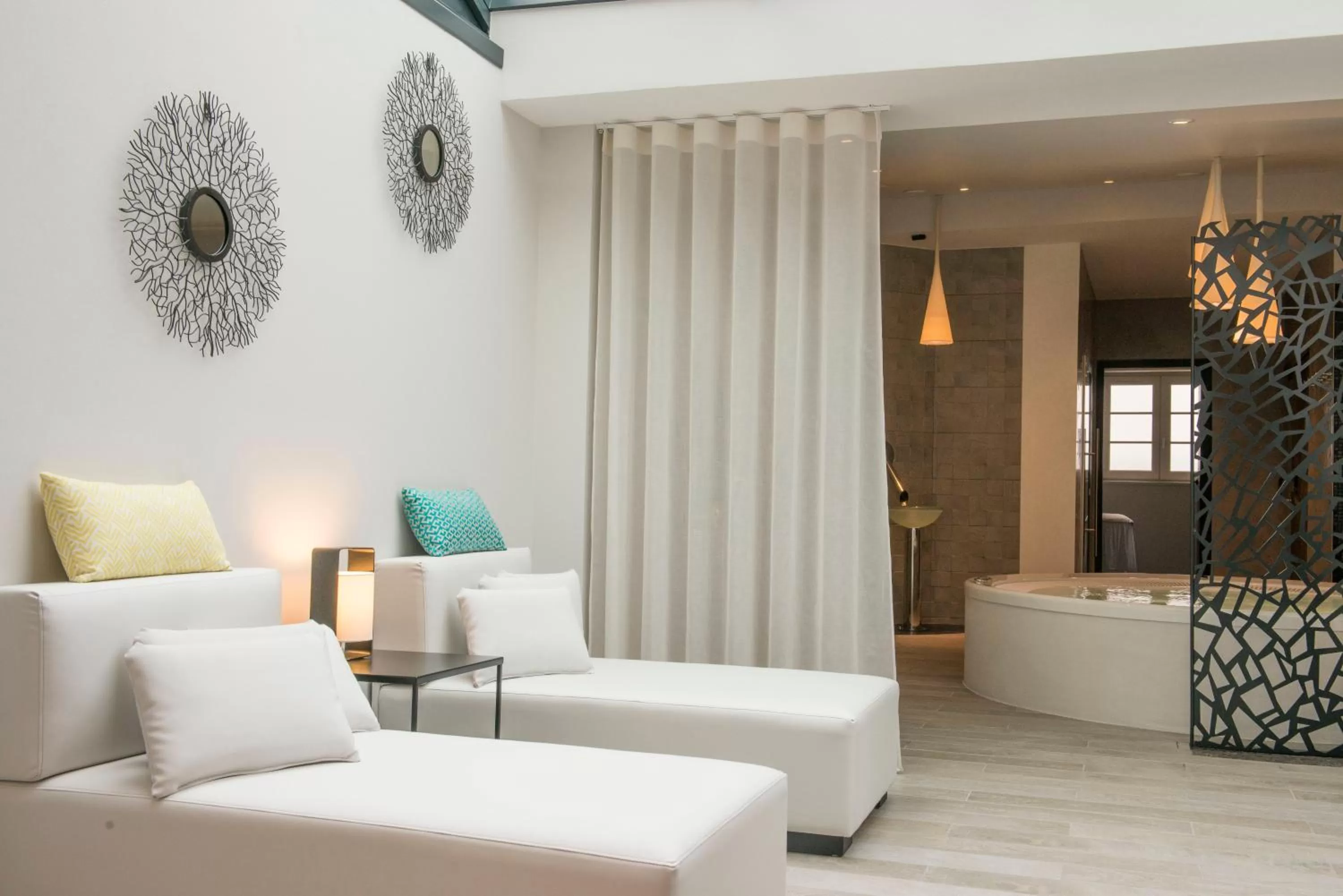 Hot Tub in Atlantic Hôtel & Spa