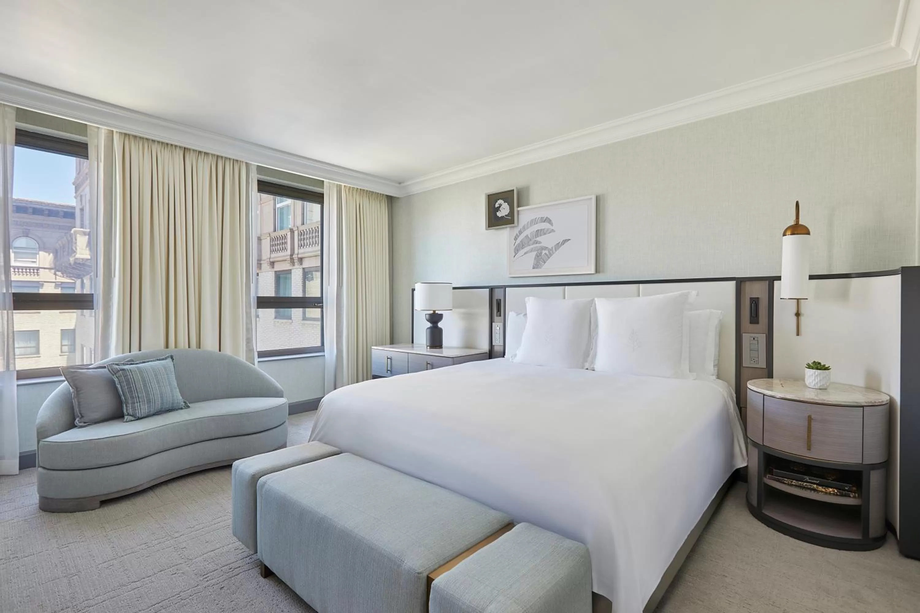 Bed in Beverly Wilshire, A Four Seasons Hotel