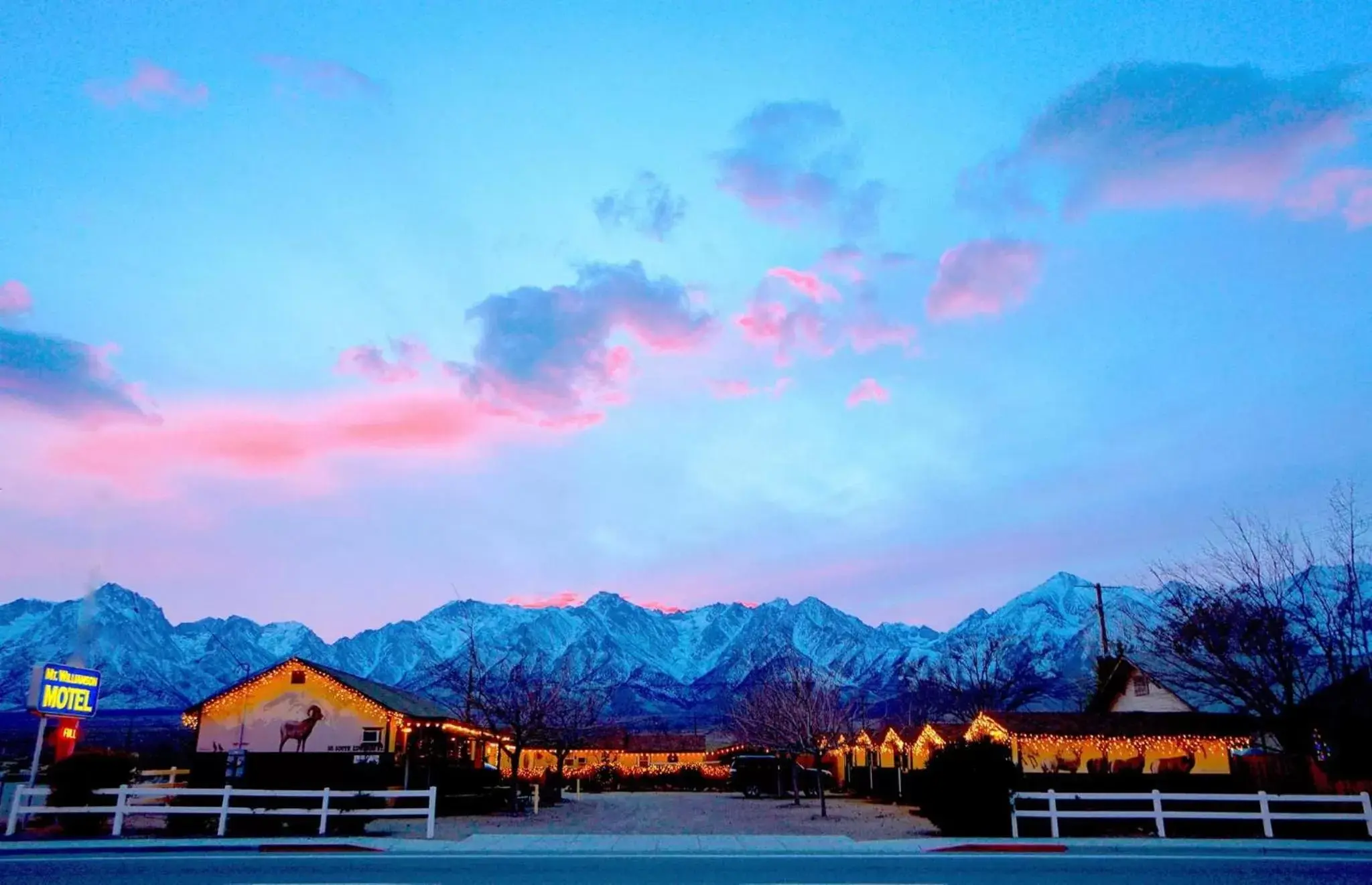 Property building, Mountain View in Mt Williamson Motel and Basecamp