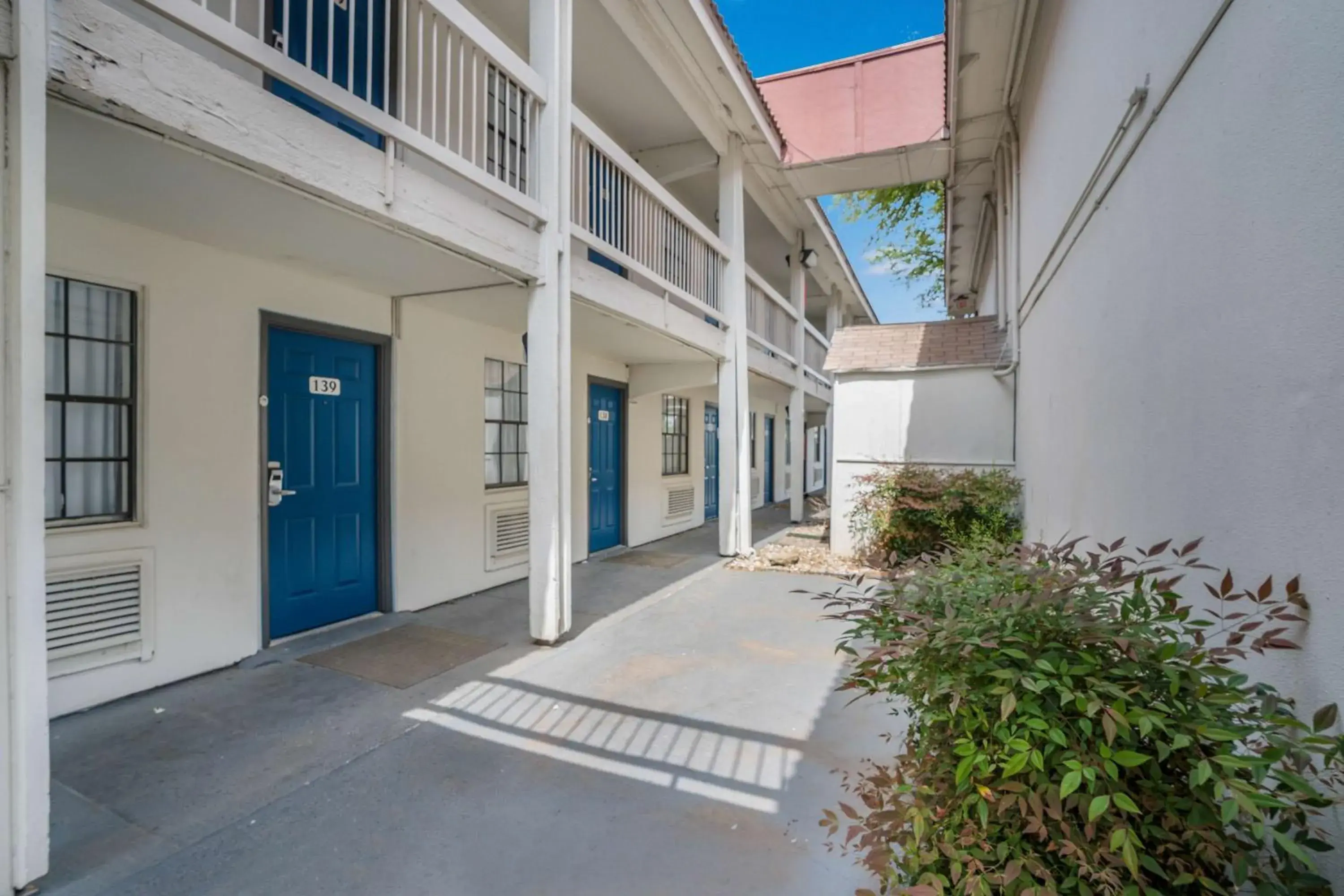 Property building in Motel 6-Dallas, TX - Market Center