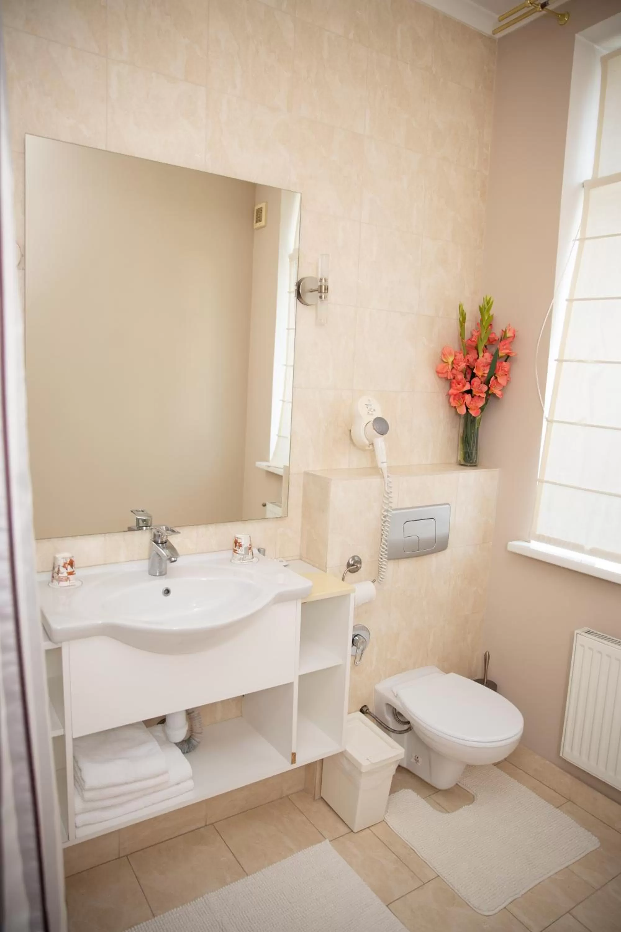 Shower, Bathroom in Summit Villa