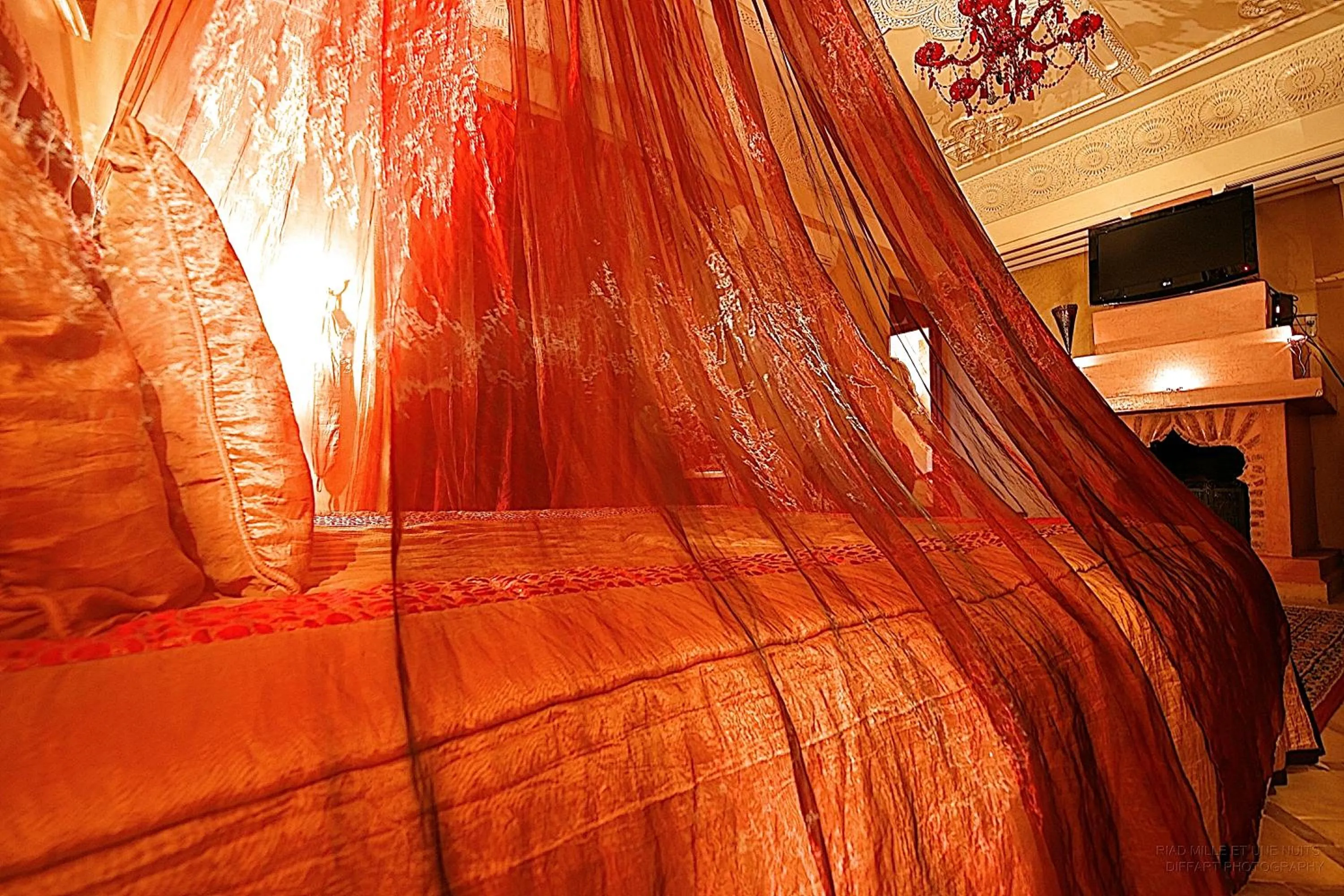 Bed in Riad Mille Et Une Nuits