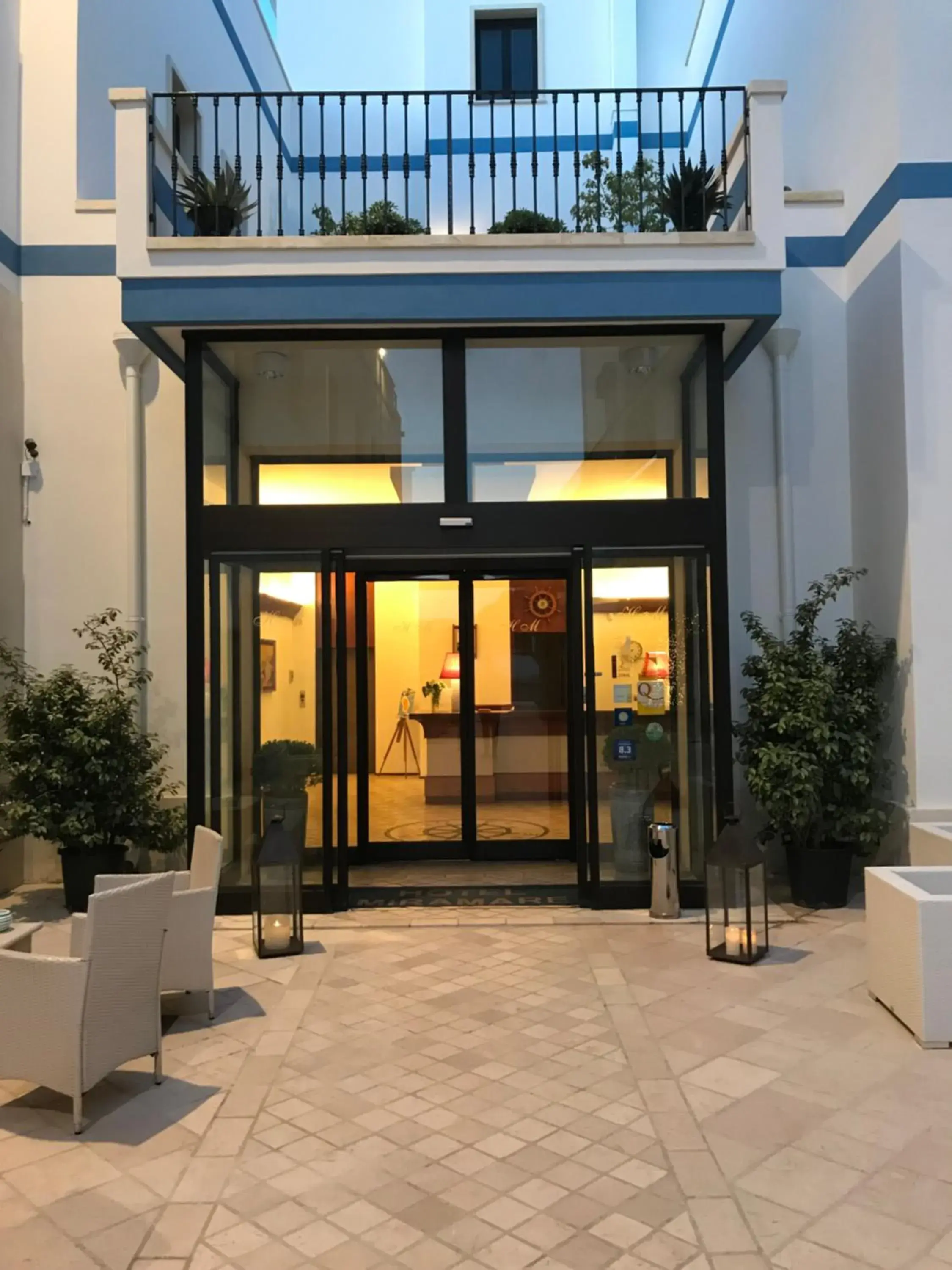 Facade/entrance in Hotel Miramare