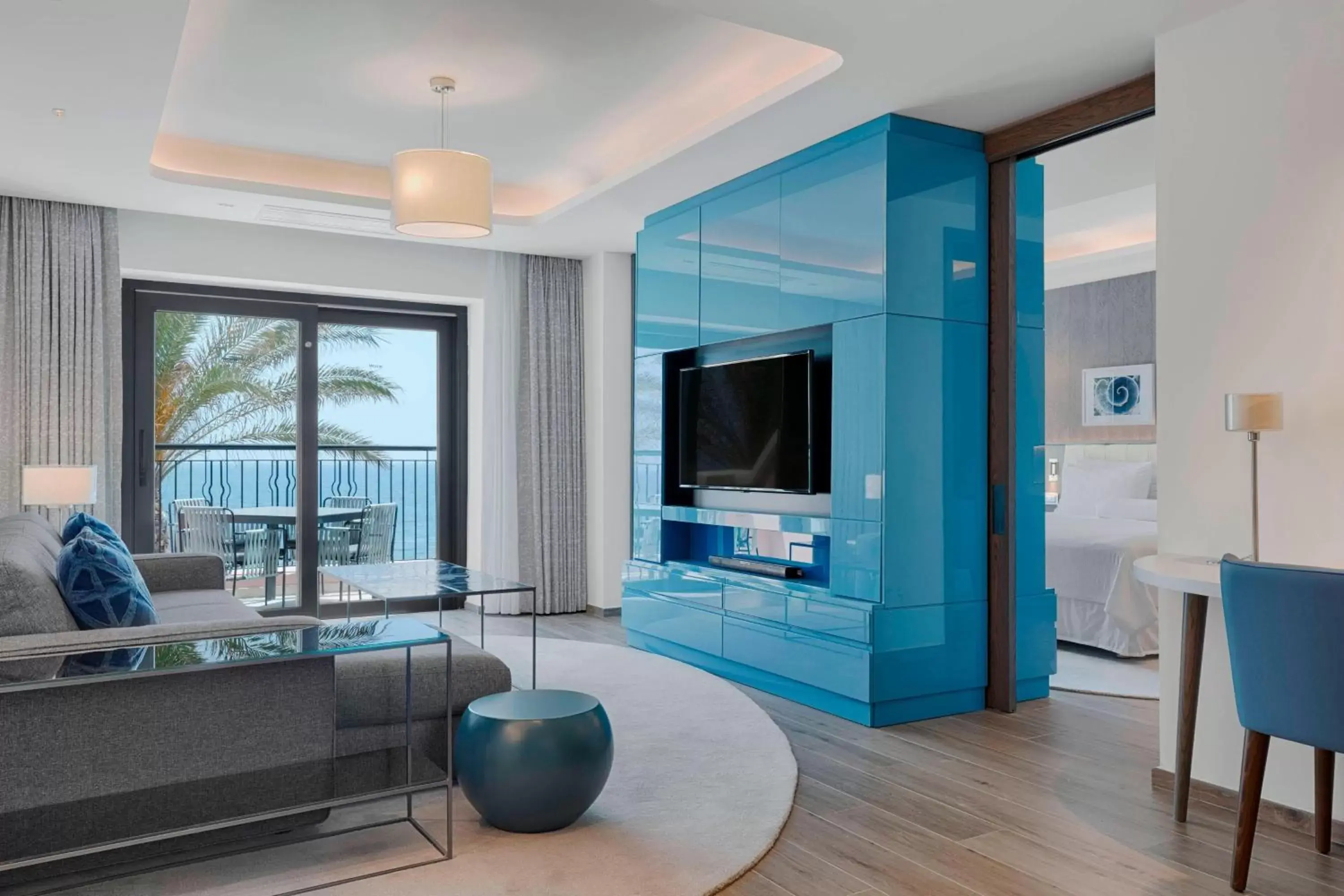 Living room, TV/Entertainment Center in The Westin Dragonara Resort, Malta