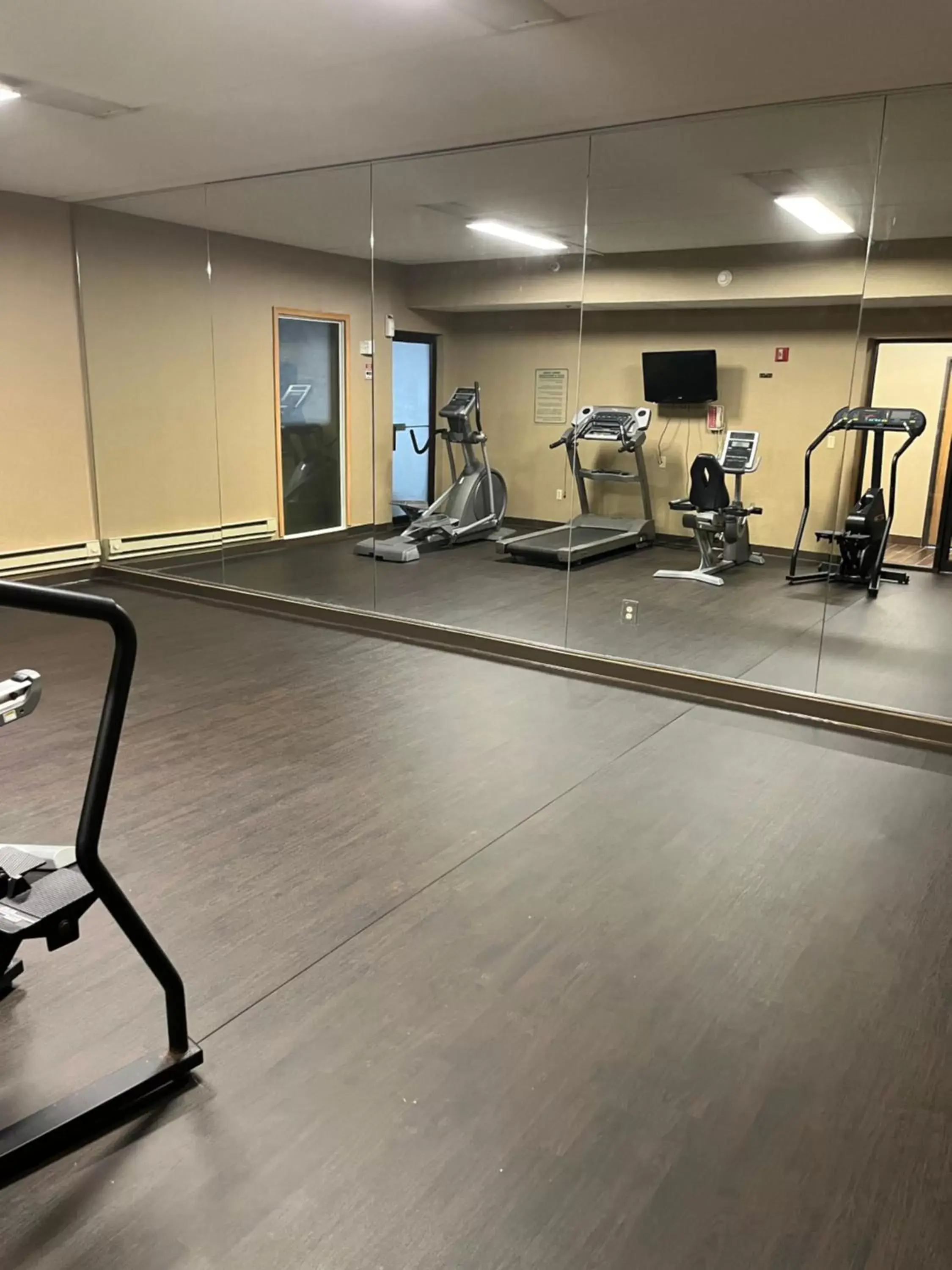 Fitness centre/facilities, Fitness Center/Facilities in Wingate by Wyndham West Mifflin