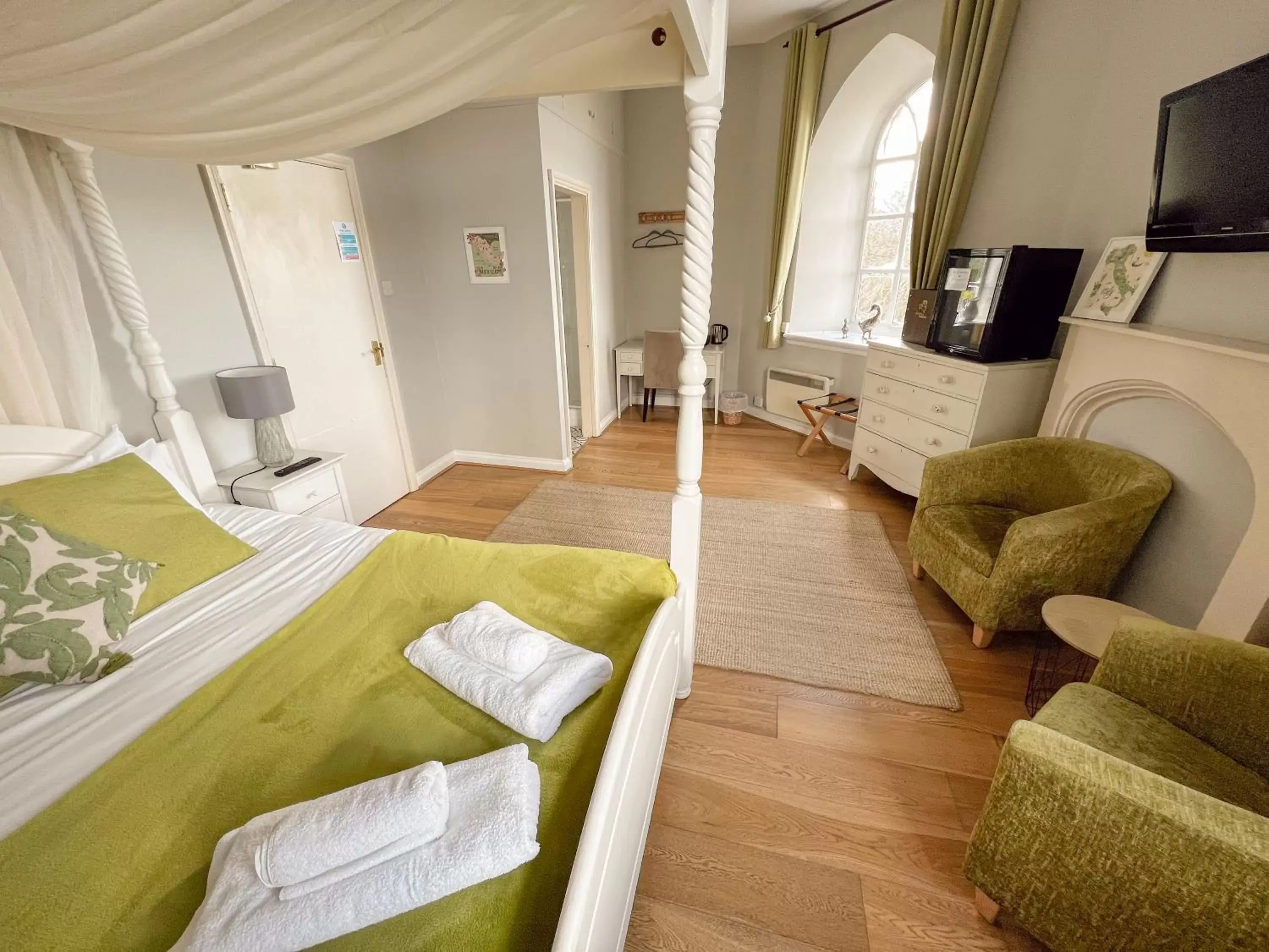 Bedroom, Bed in Castle At Edgehill