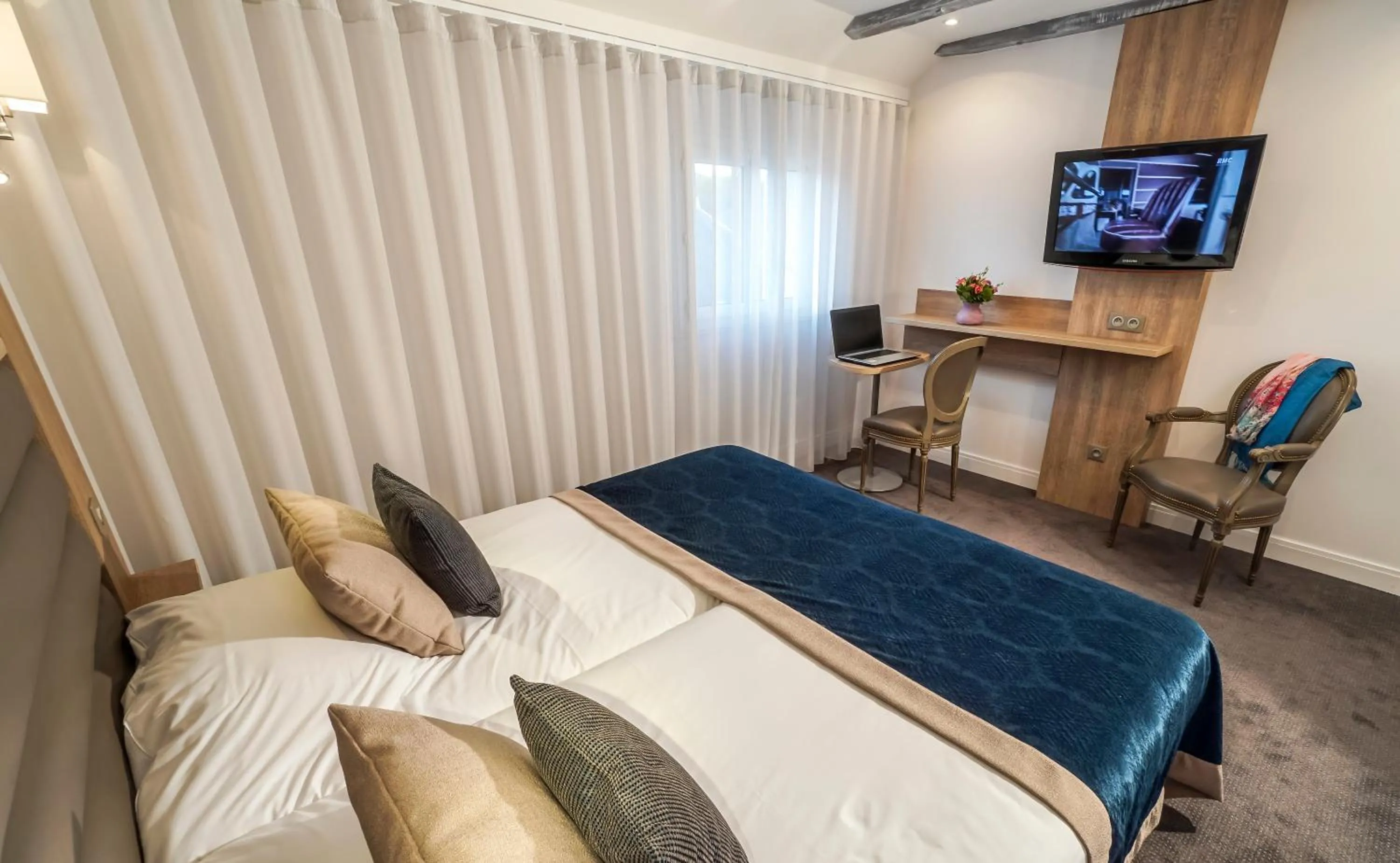 Photo of the whole room, Bed in Logis - Le Christina