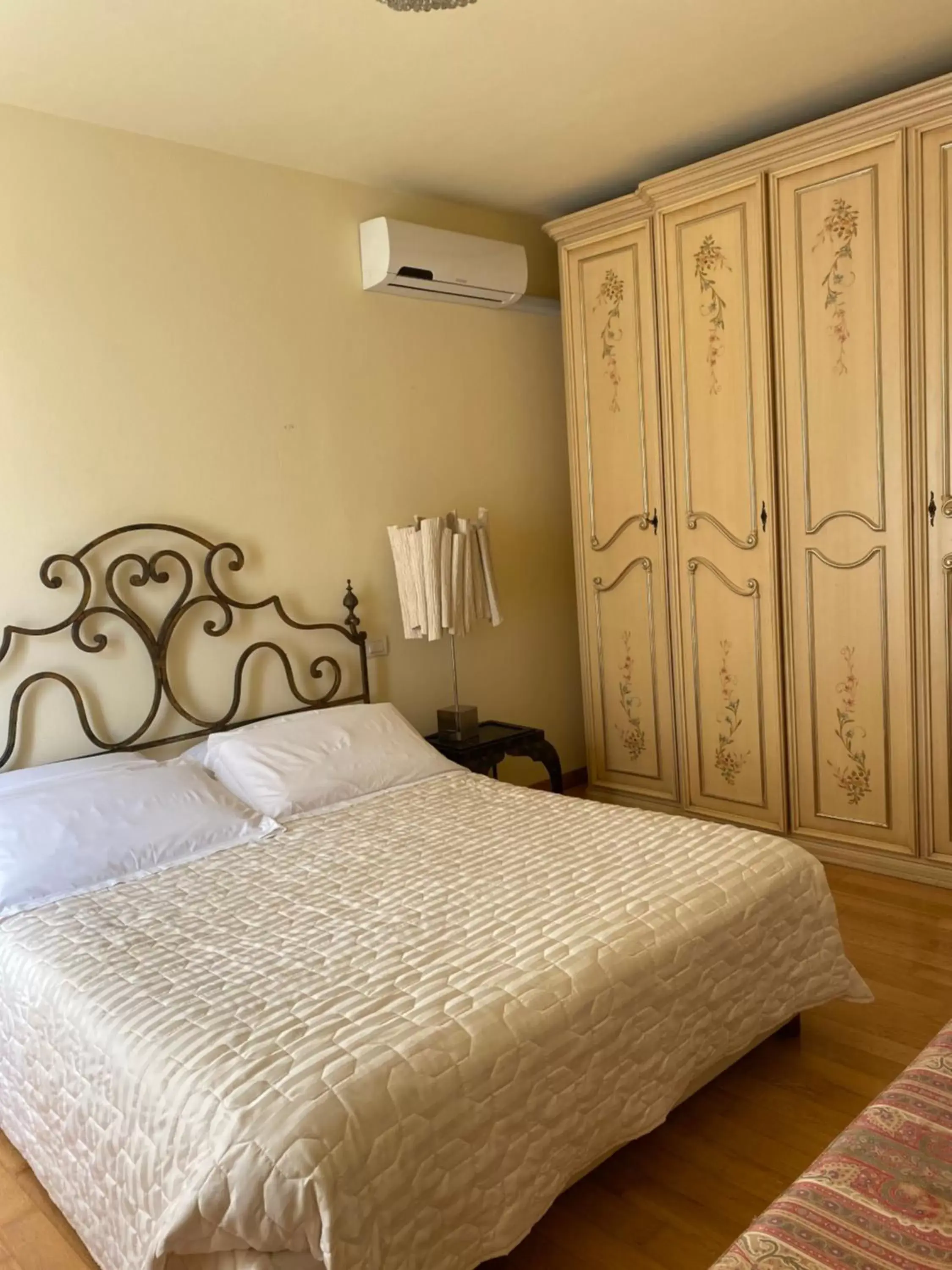 Bed in Palazzo Rocchi B&B