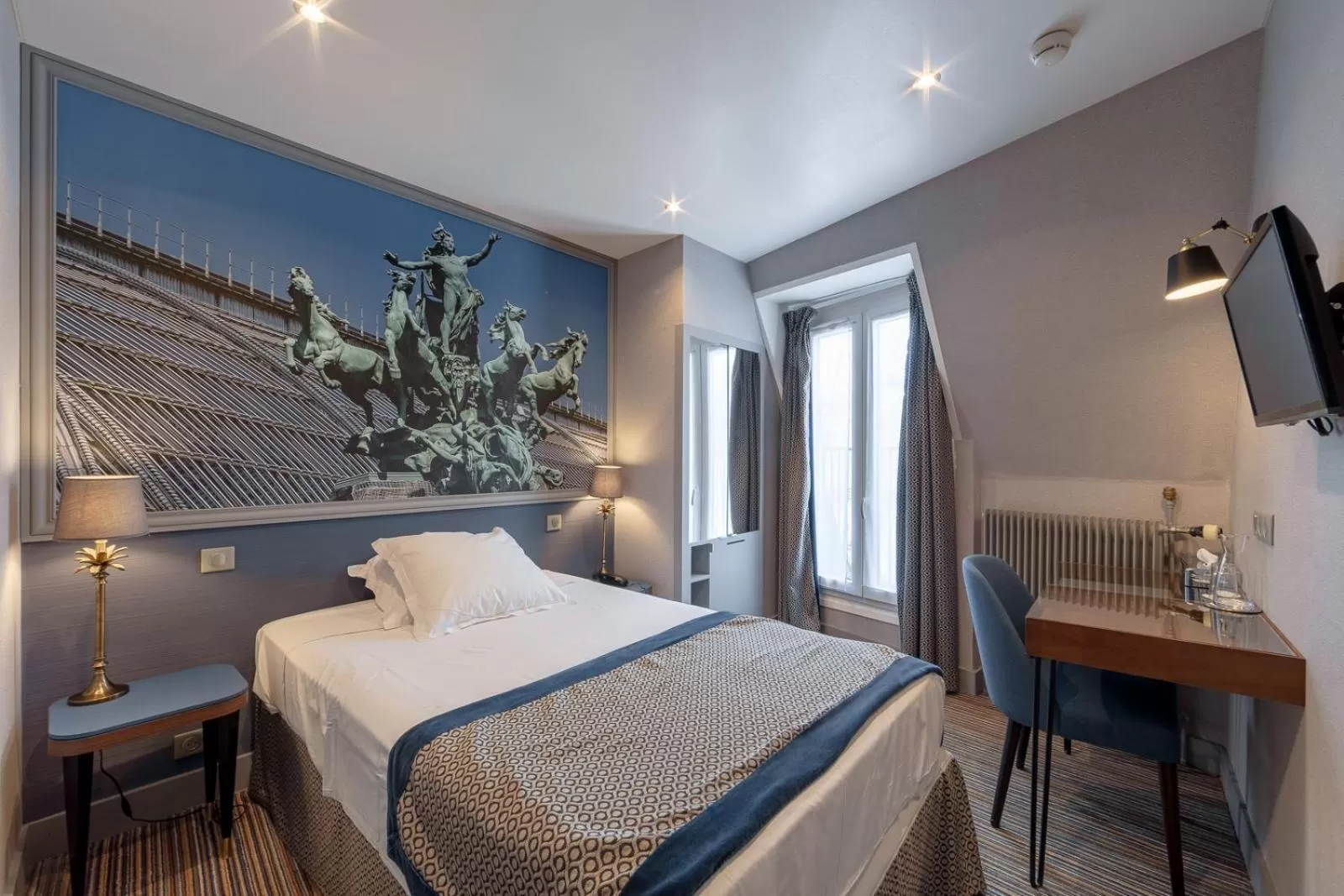 Bedroom, Bed in Hotel Saint Christophe