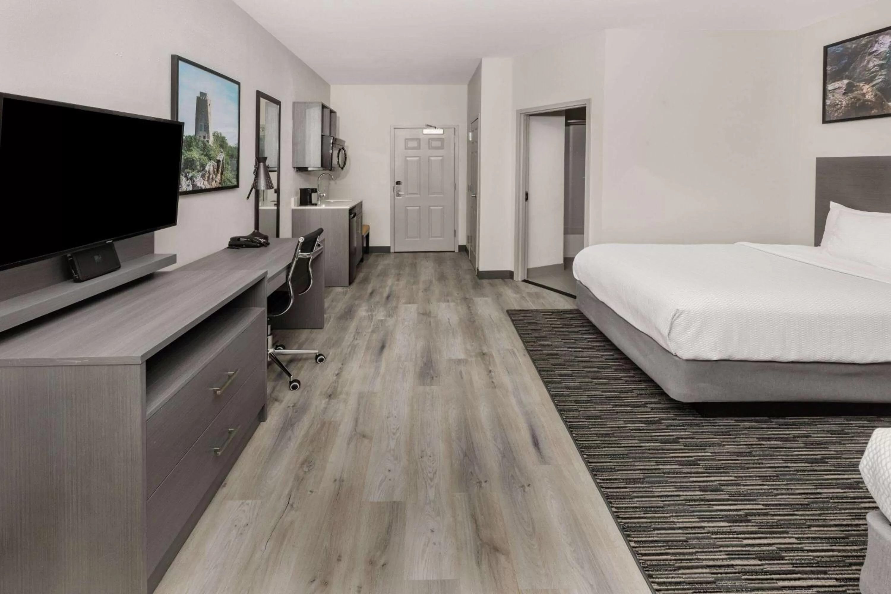 Bedroom, Bed in La Quinta Inn & Suites by Wyndham Ardmore