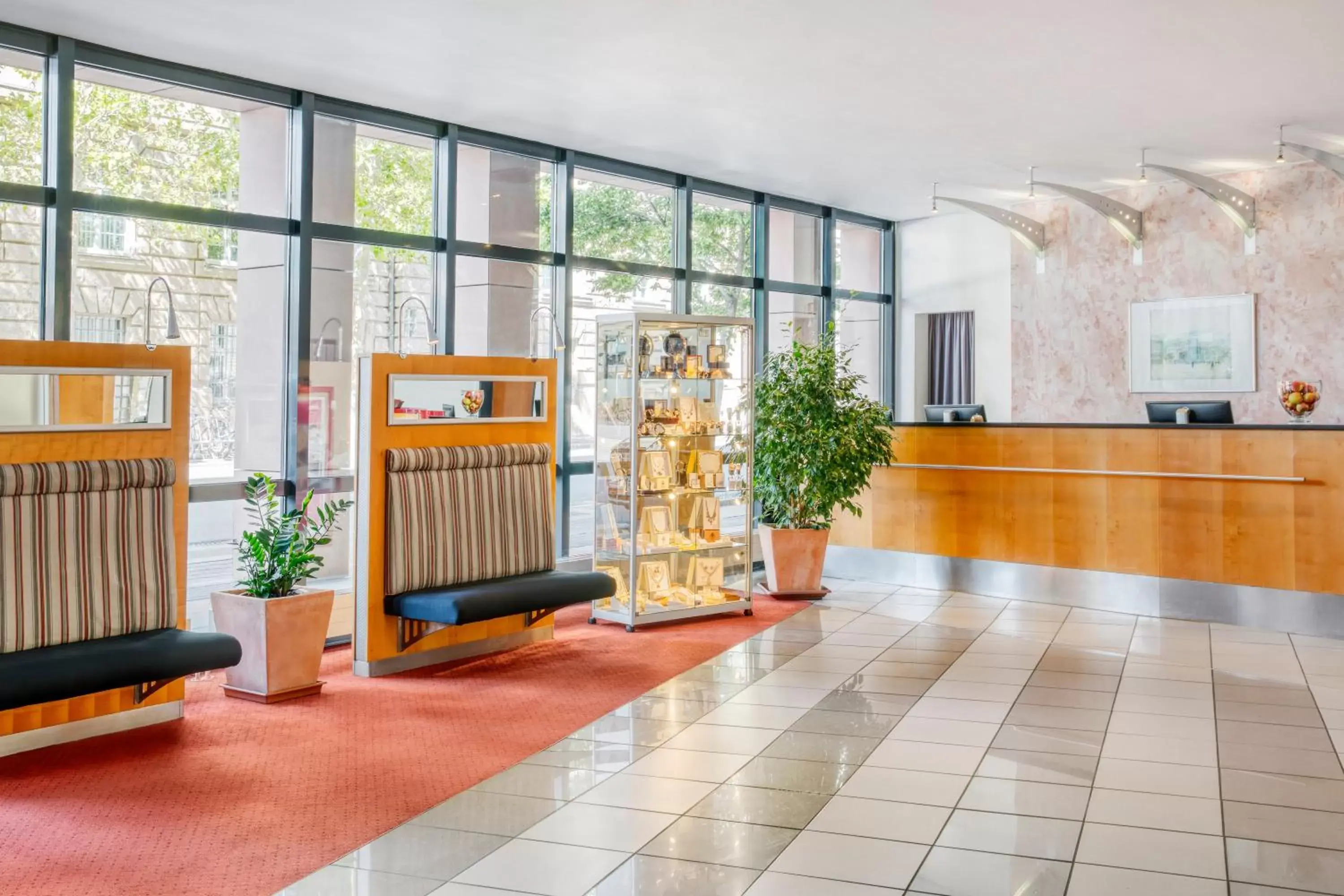 Lobby or reception, Lobby/Reception in IntercityHotel Erfurt