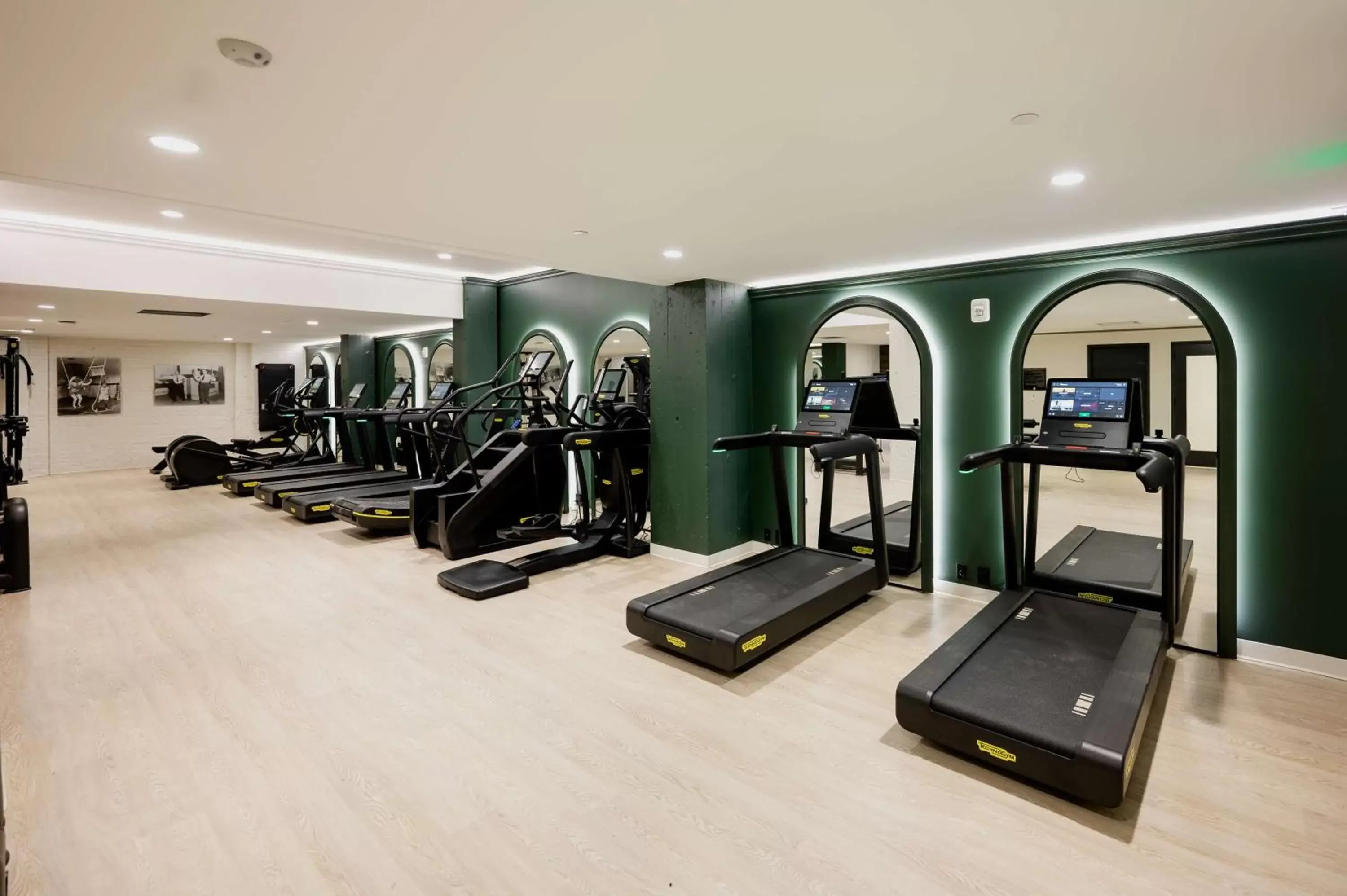 Fitness centre/facilities, Fitness Center/Facilities in Hotel Fort Des Moines, Curio Collection By Hilton