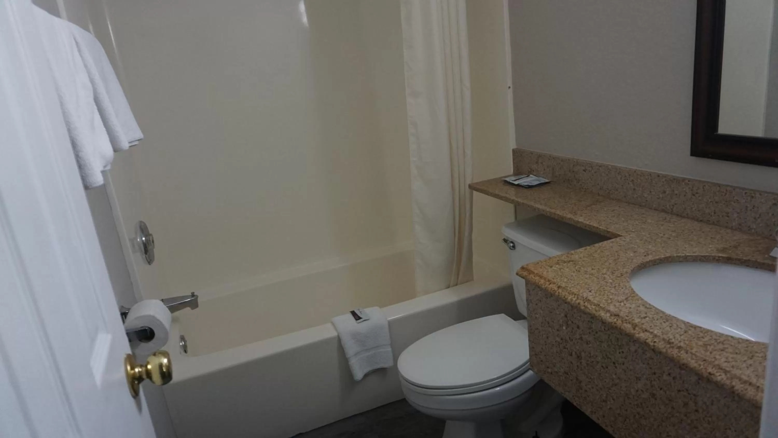 Bathroom in La Villita Inn