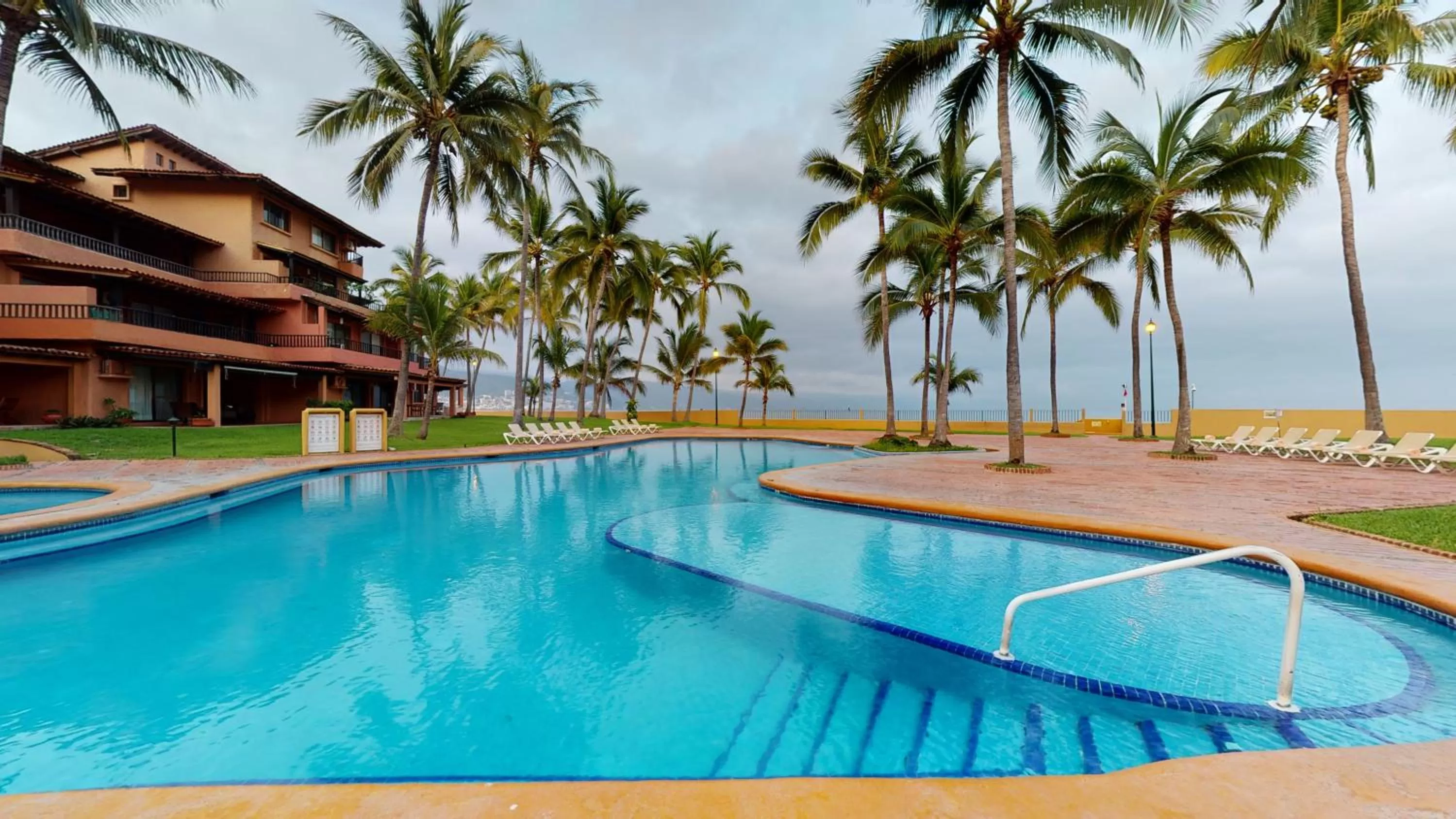 Property building in Park Royal Homestay Los Tules Puerto Vallarta