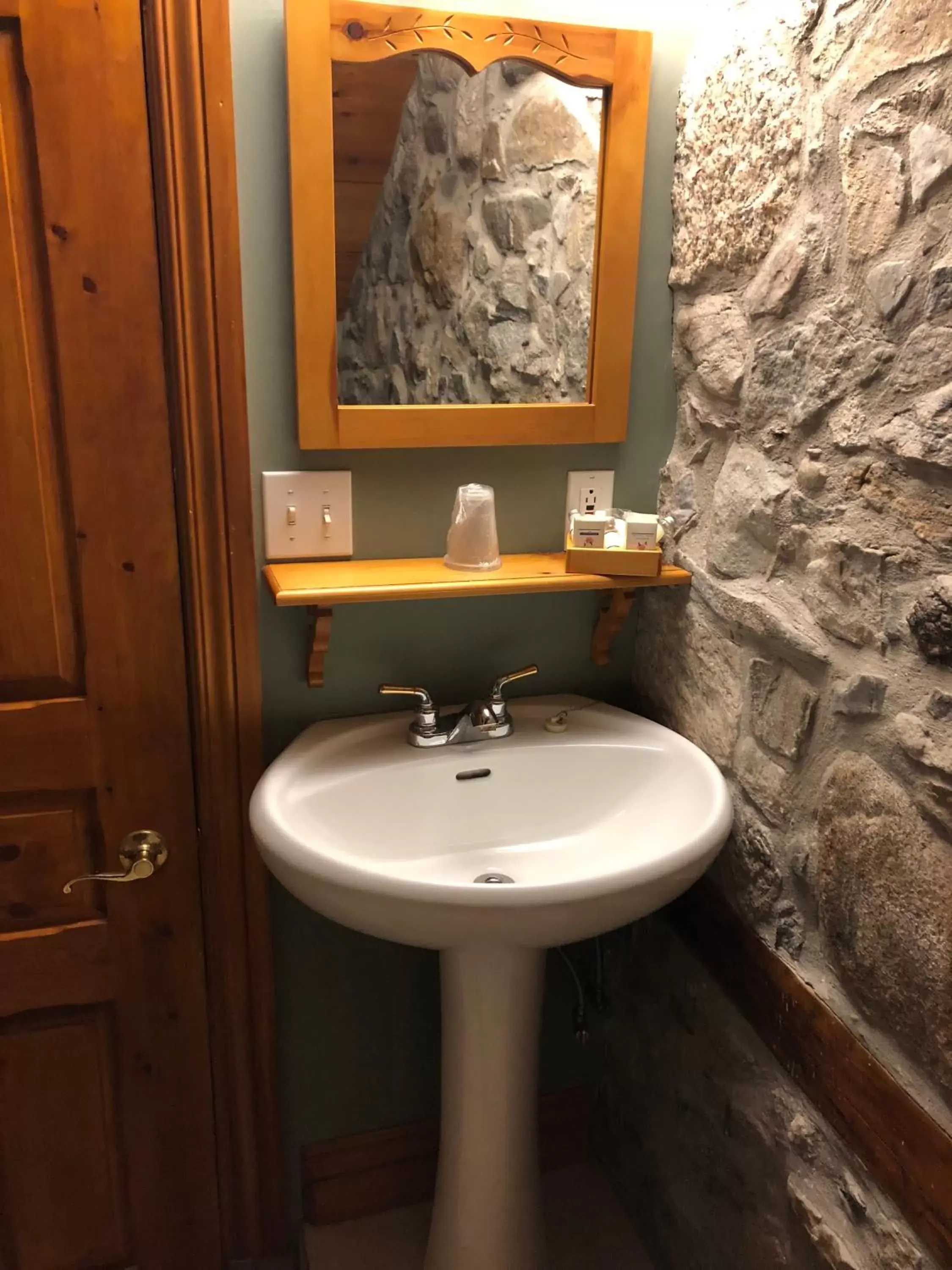 Bathroom in Manoir Ramezay