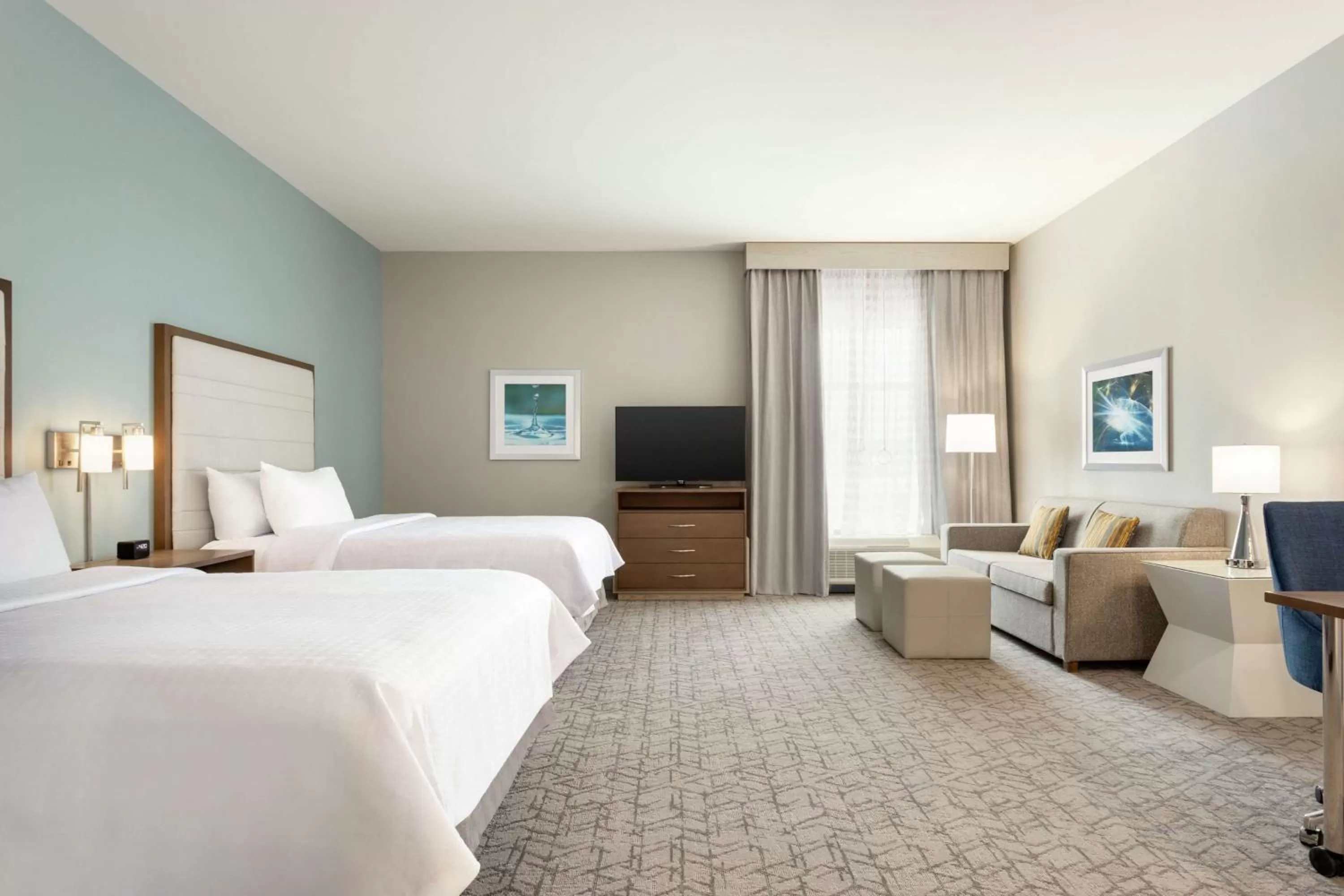 Living room, Bed in Homewood Suites By Hilton Mcdonough