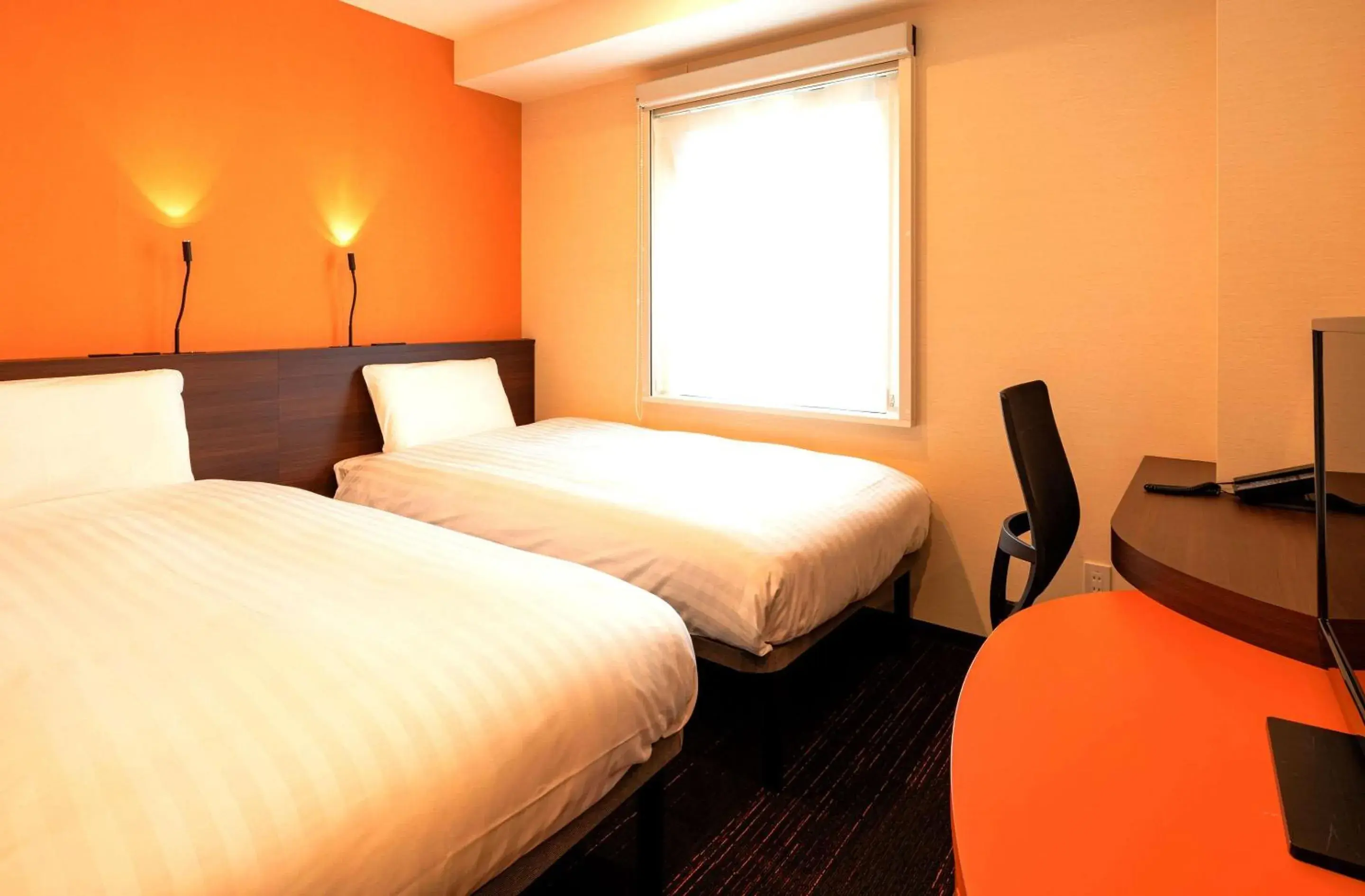 Photo of the whole room, Bed in Comfort Inn Tokyo Roppongi