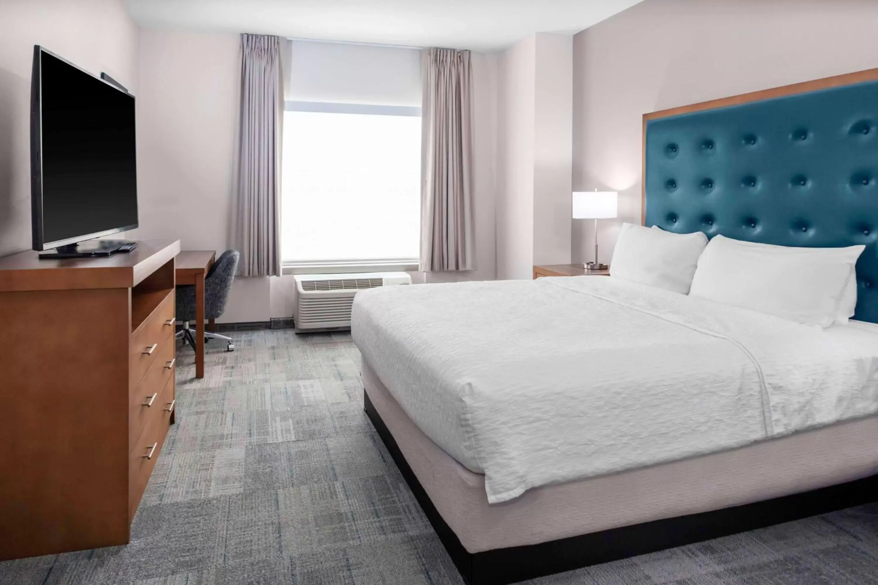 Bedroom, Bed in Homewood Suites by Hilton St. Louis - Galleria