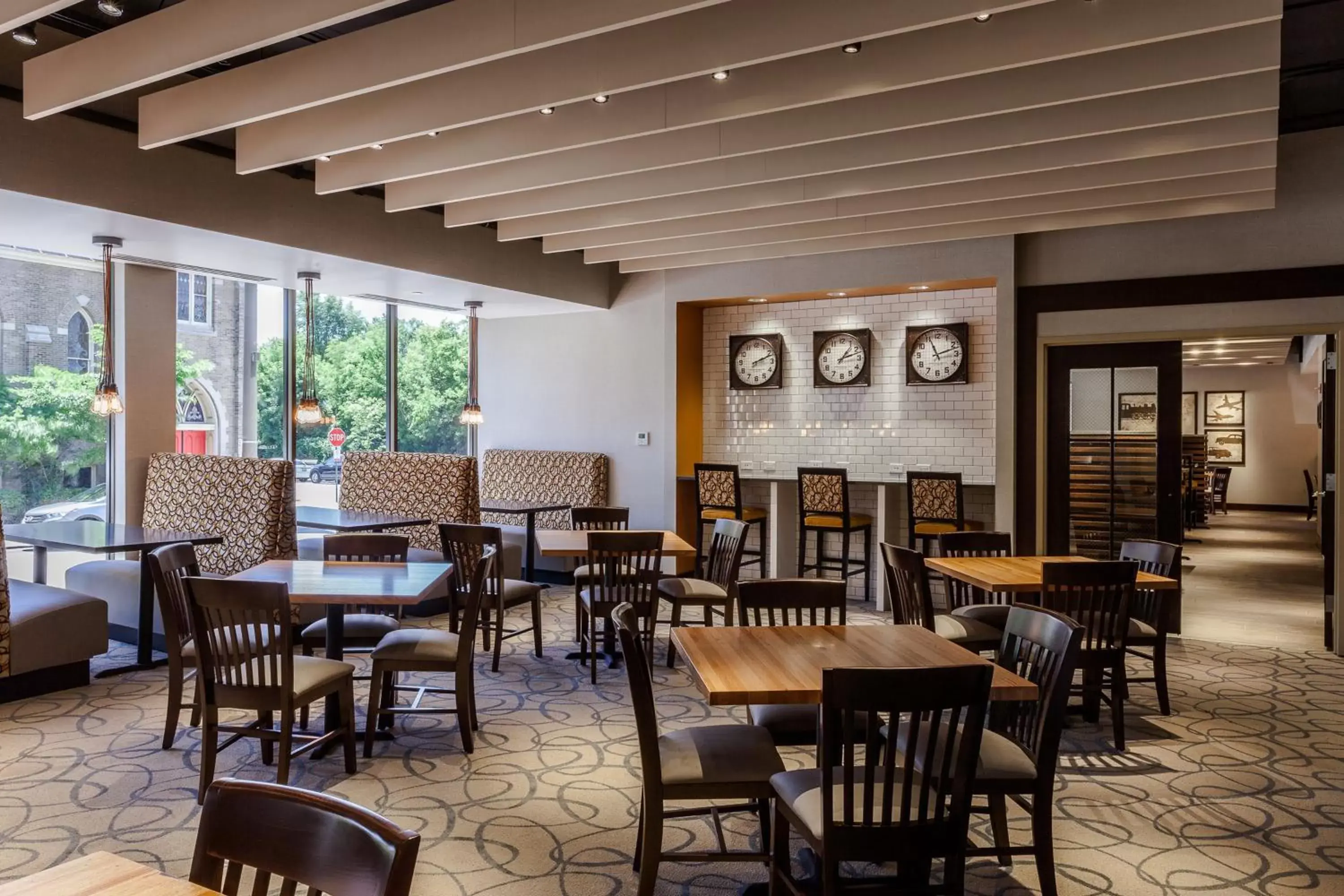Restaurant/Places to Eat in Holiday Inn Chicago North-Evanston, an IHG Hotel