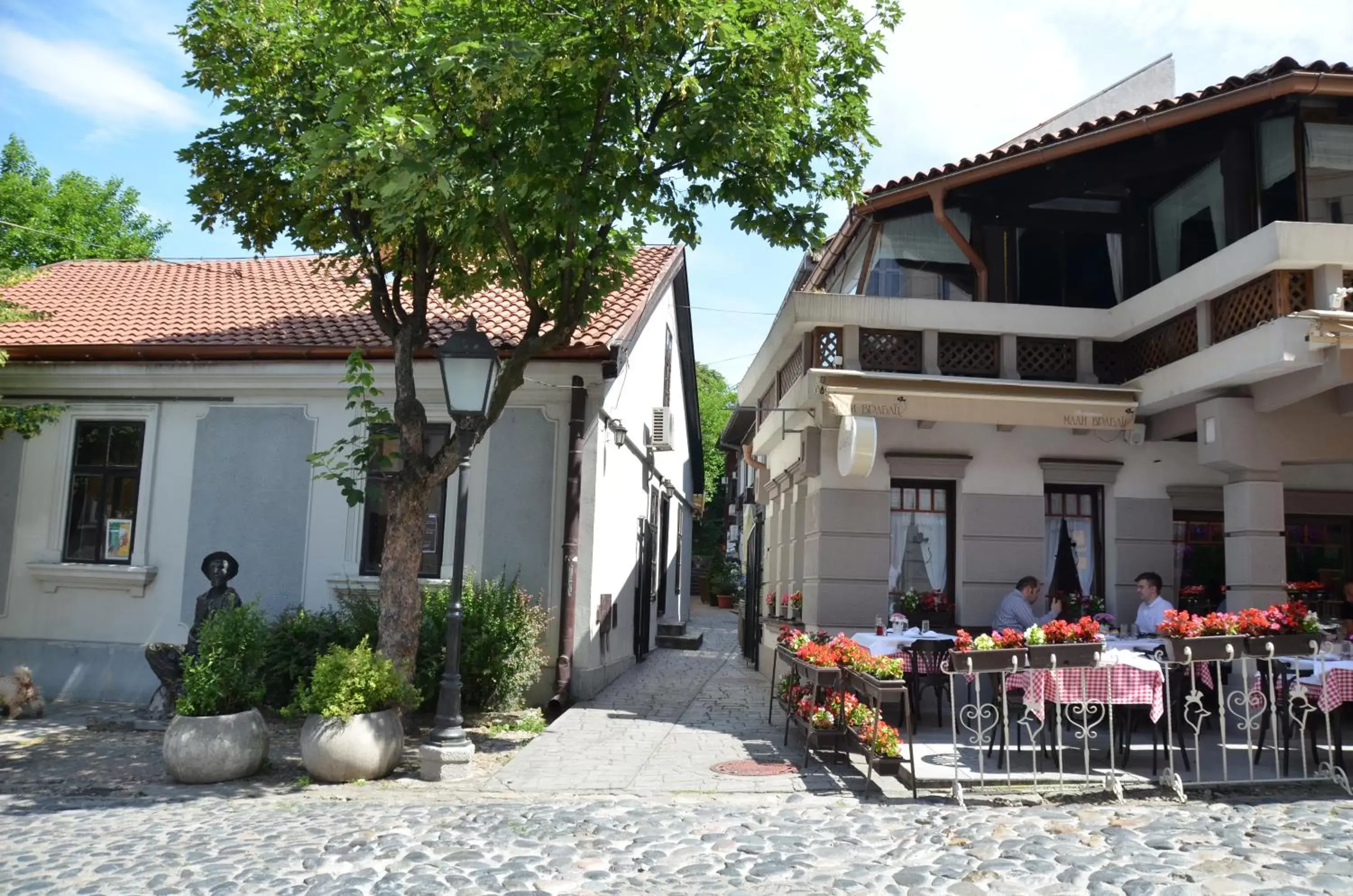 Facade/entrance, Property Building in Garni Hotel Le Petit Piaf