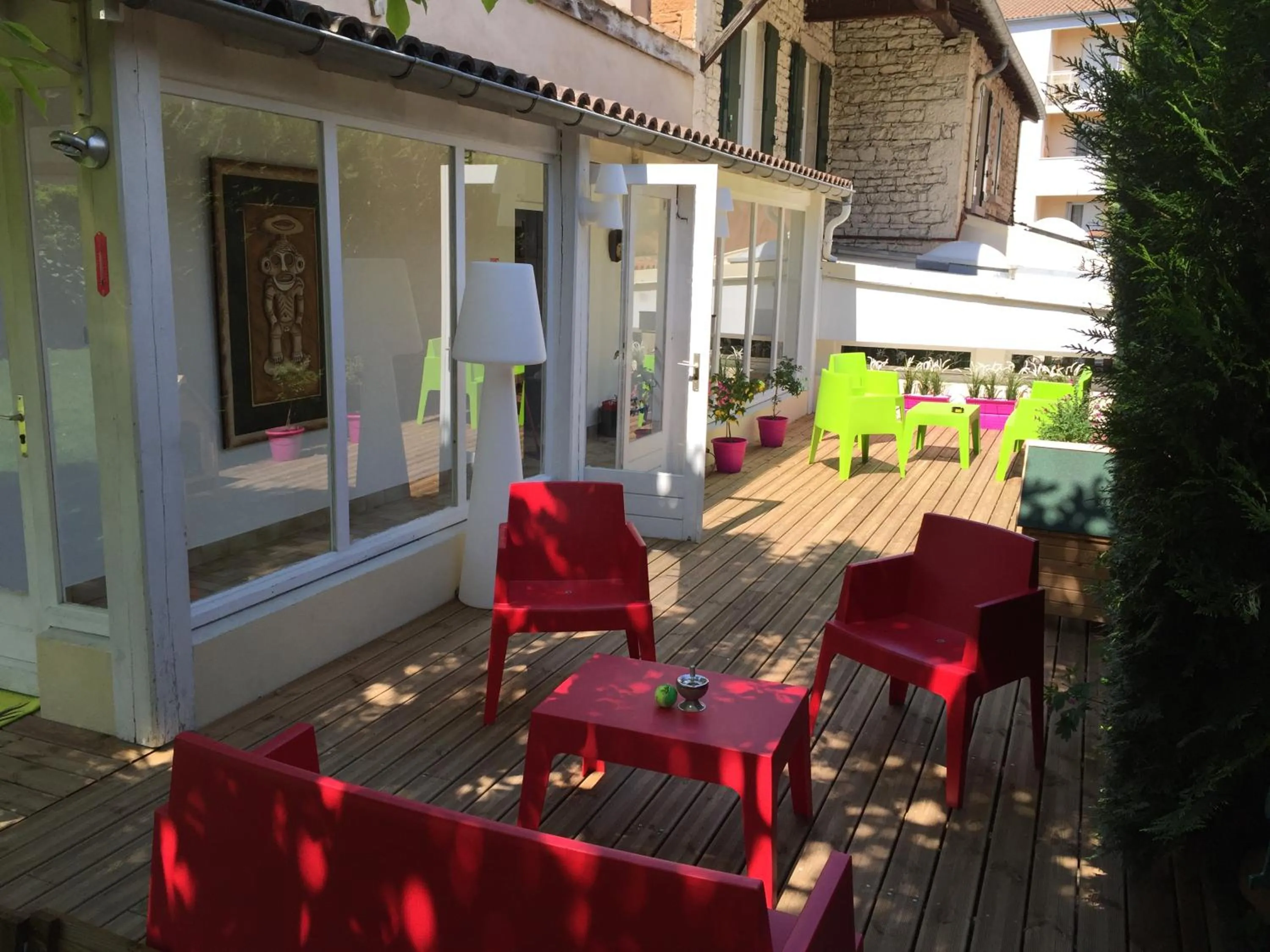 Patio in Hôtel Concorde