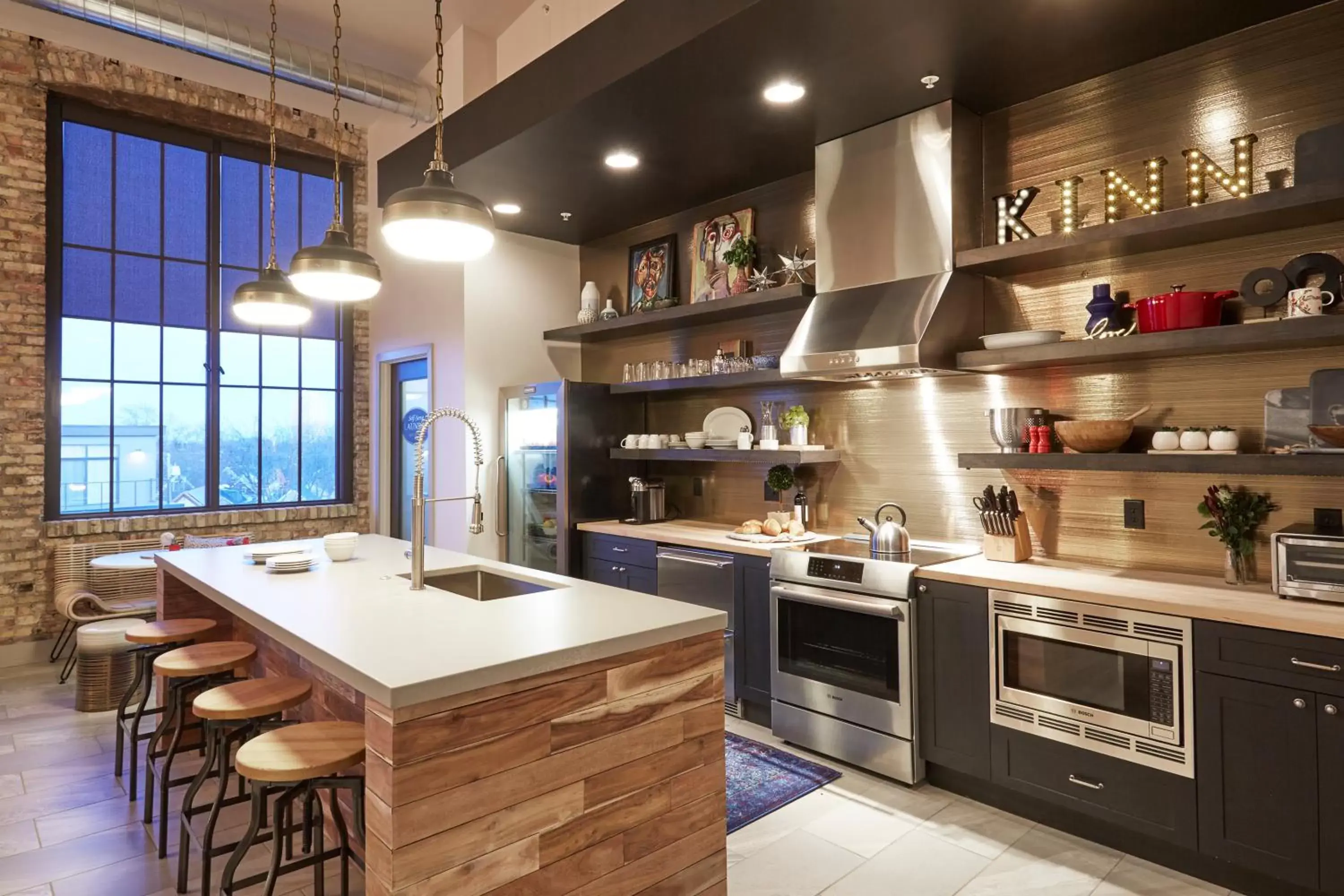 Communal kitchen, Kitchen/Kitchenette in Kinn Guesthouse Bay View
