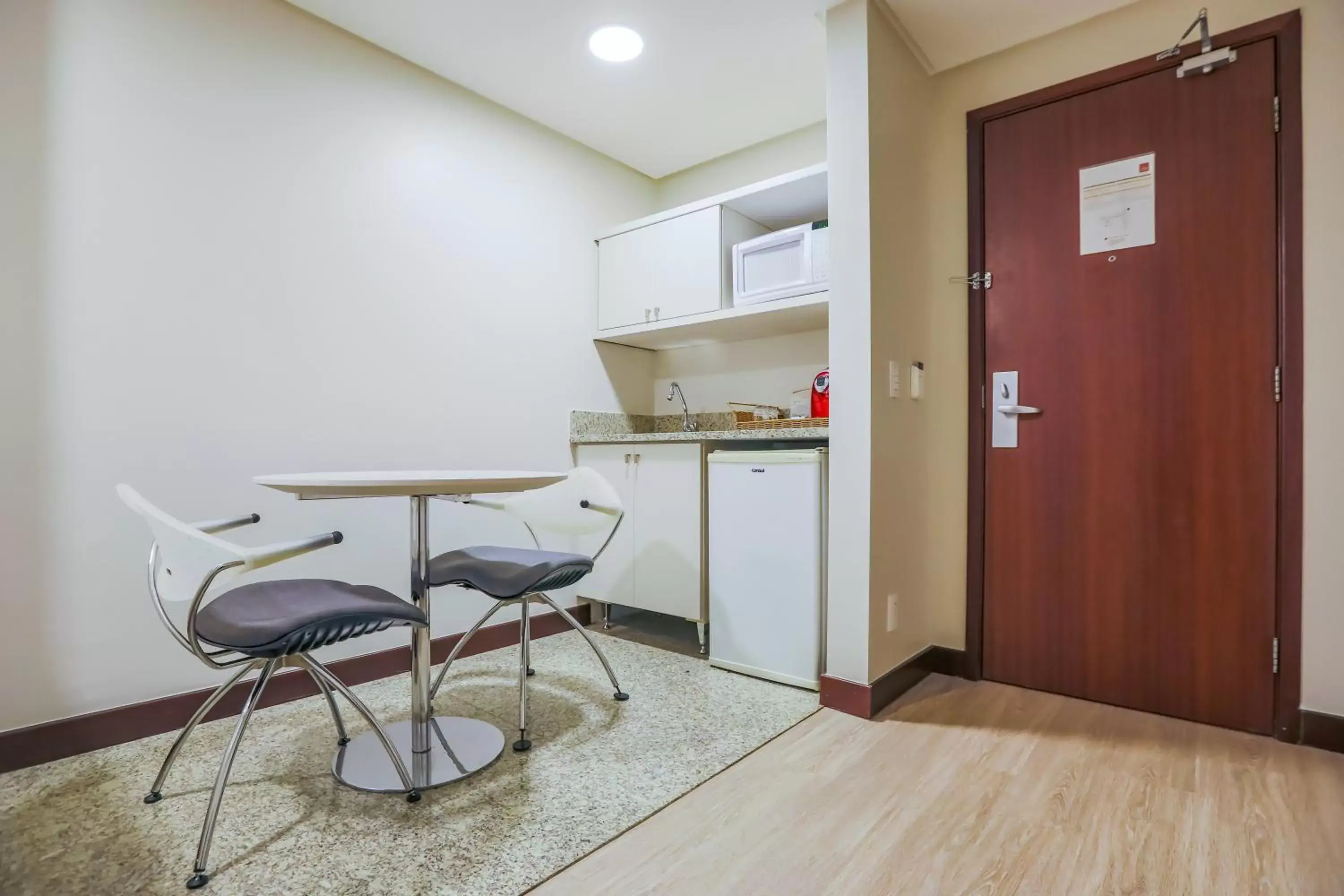 Kitchen or kitchenette, Kitchen/Kitchenette in Comfort Suites Brasília