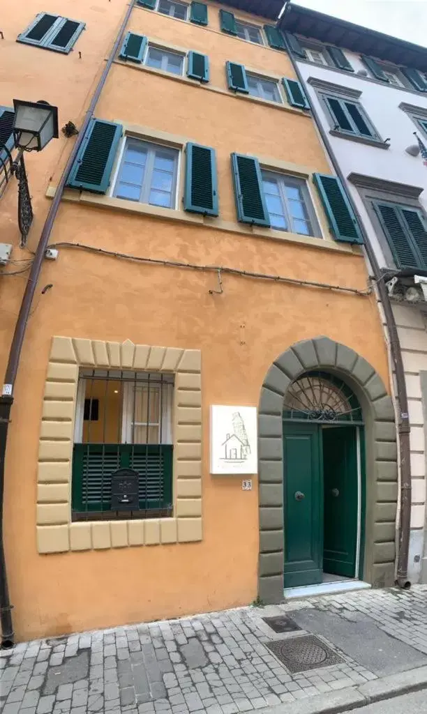 Property Building in Casa Carducci 33