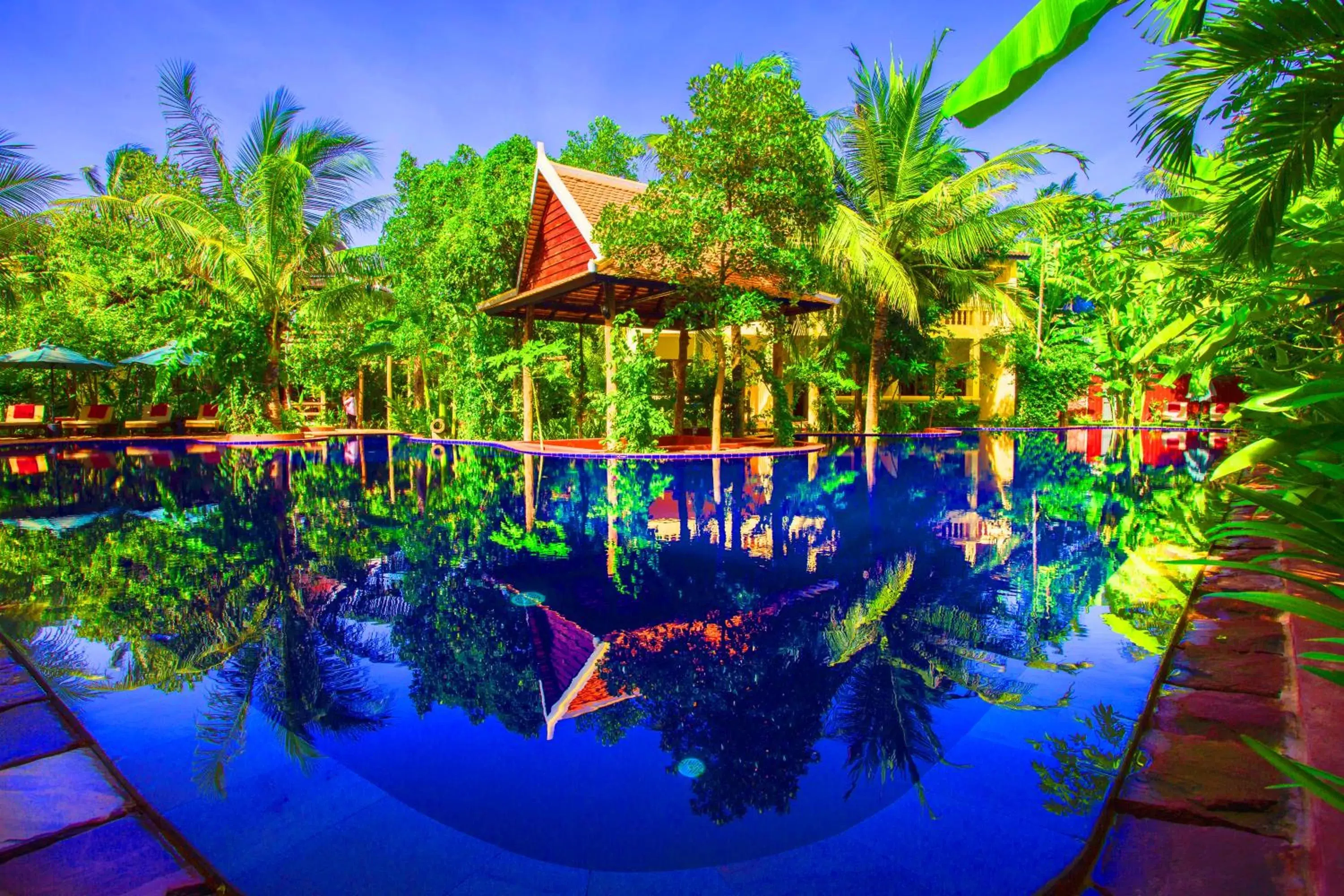 Swimming pool in Le Jardin d'Angkor Hotel & Resort
