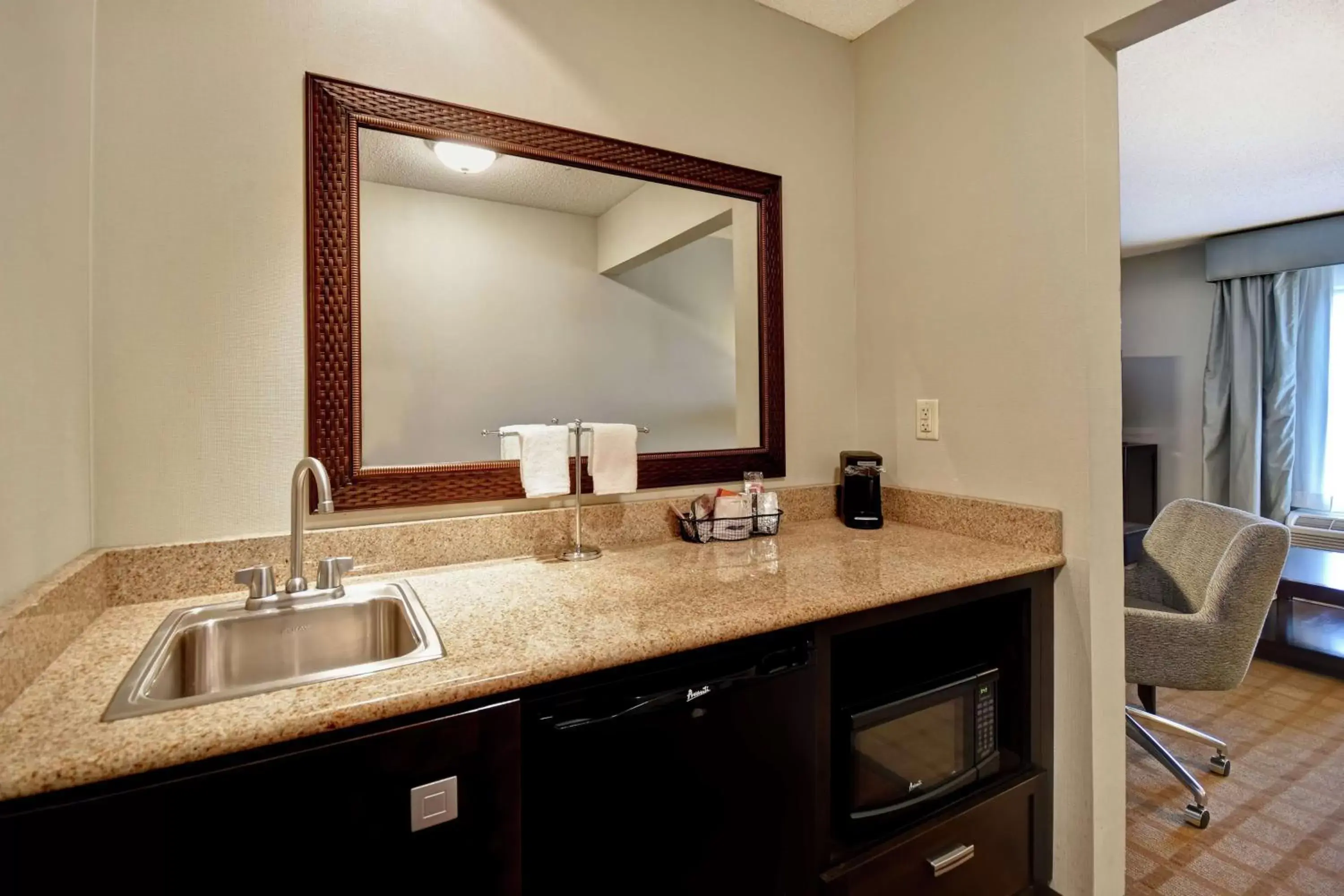 Photo of the whole room, Bathroom in Hampton Inn & Suites Detroit-Canton
