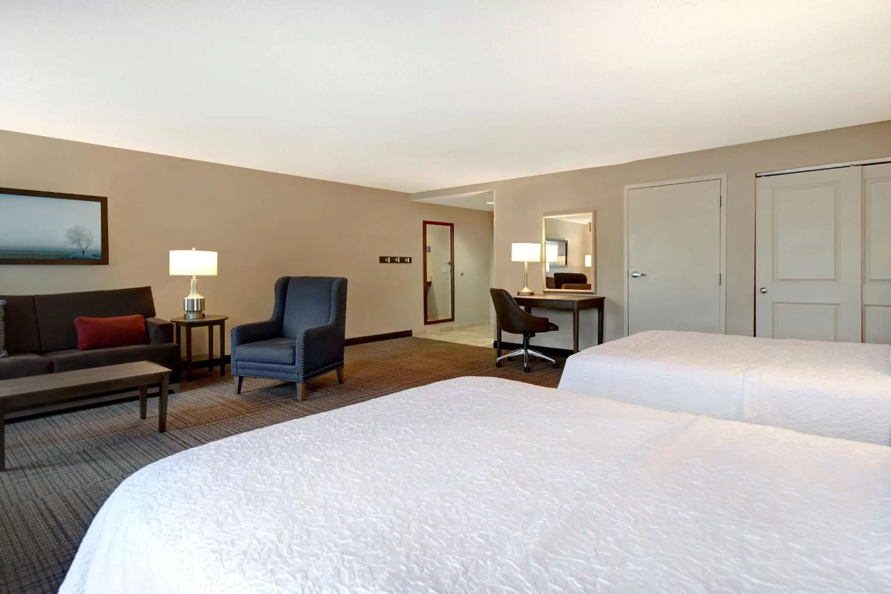 Bedroom, Bed in Hampton Inn & Suites Alexandria Old Town Area South