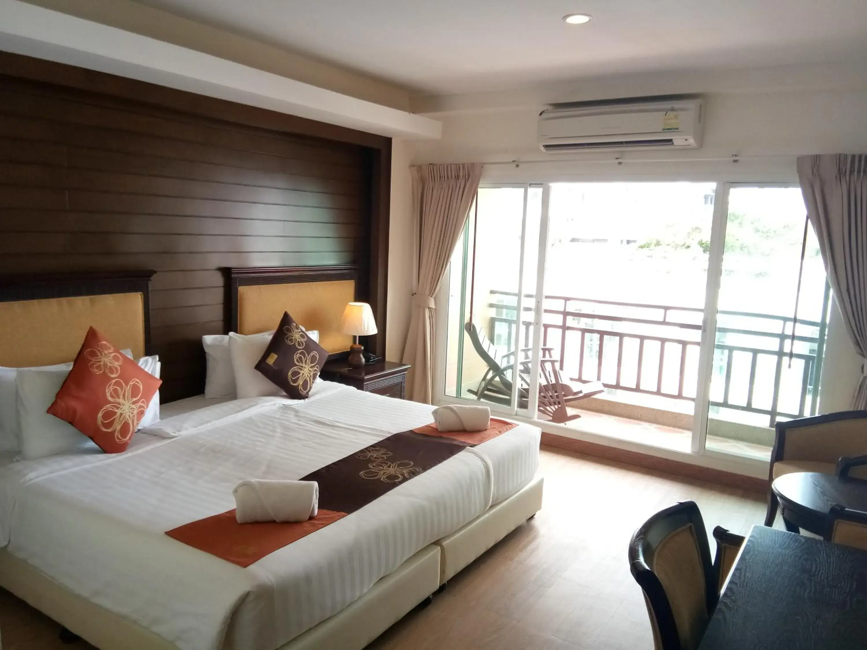 Superior Plus in Seaside Jomtien Beach Pattaya Superior Plus in Seaside Jomtien Beach Pattaya