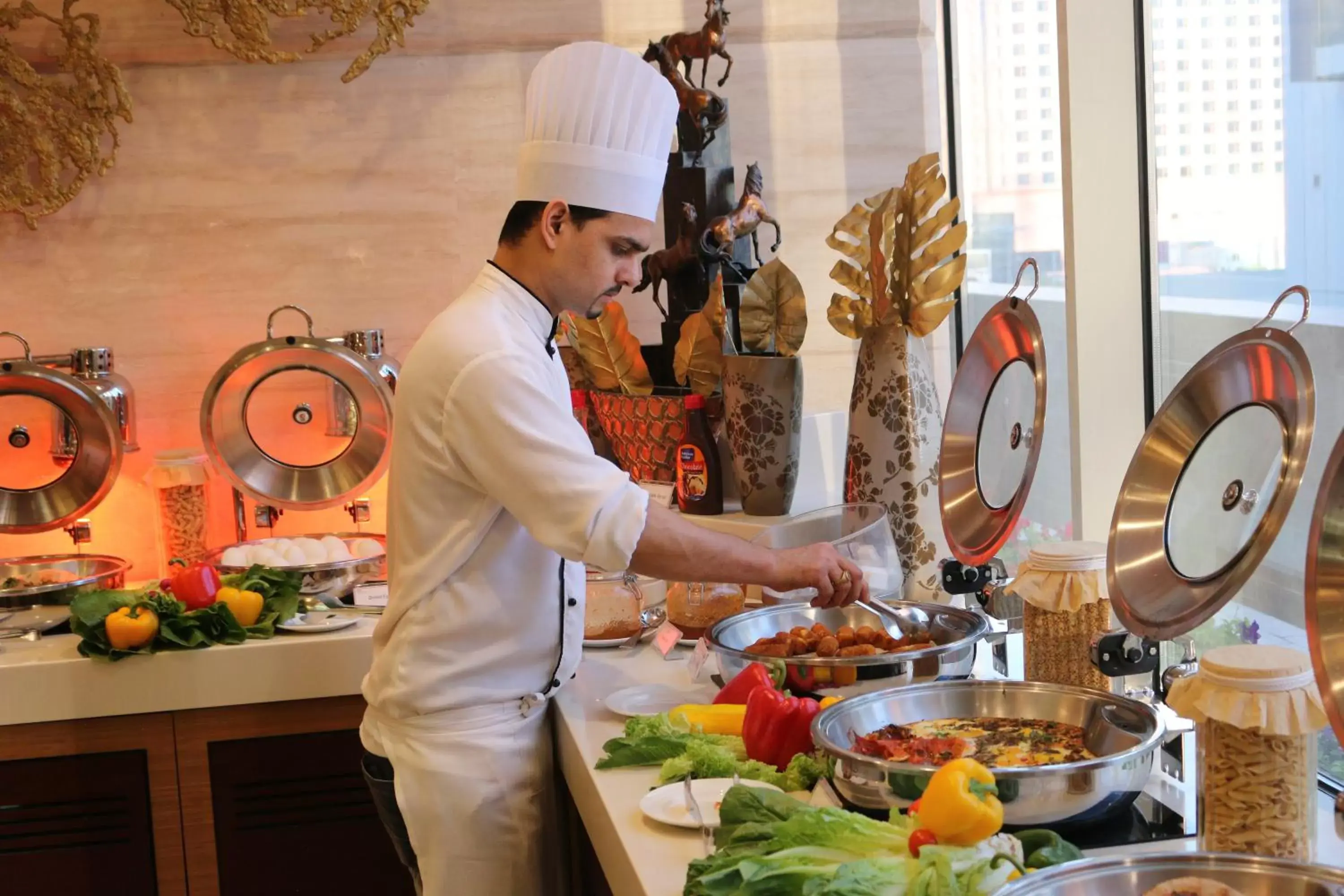 Restaurant/places to eat in Elite Crystal Hotel Restaurant/places to eat in Elite Crystal Hotel