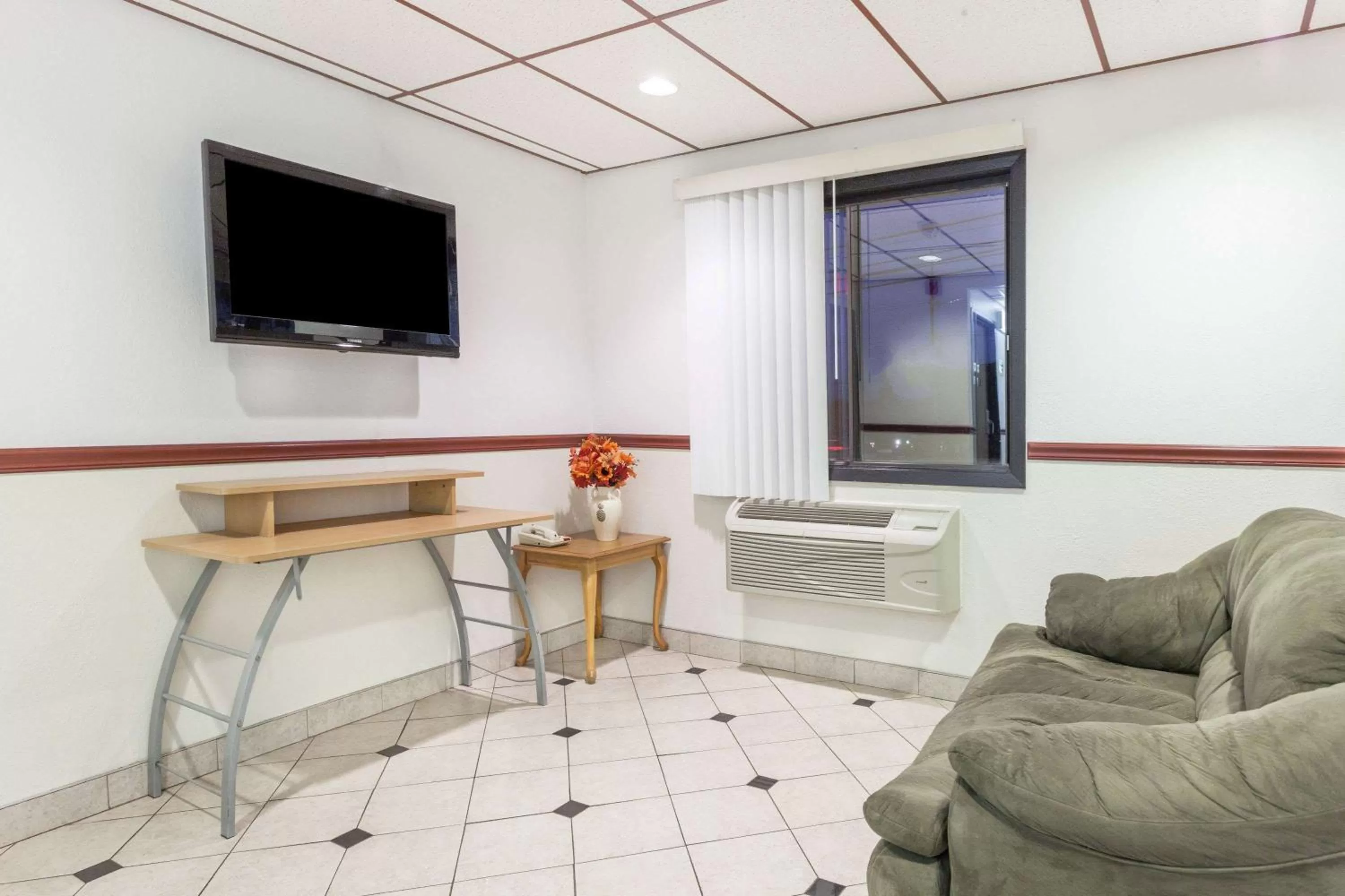 Lobby or reception in Super 8 by Wyndham Winchester VA