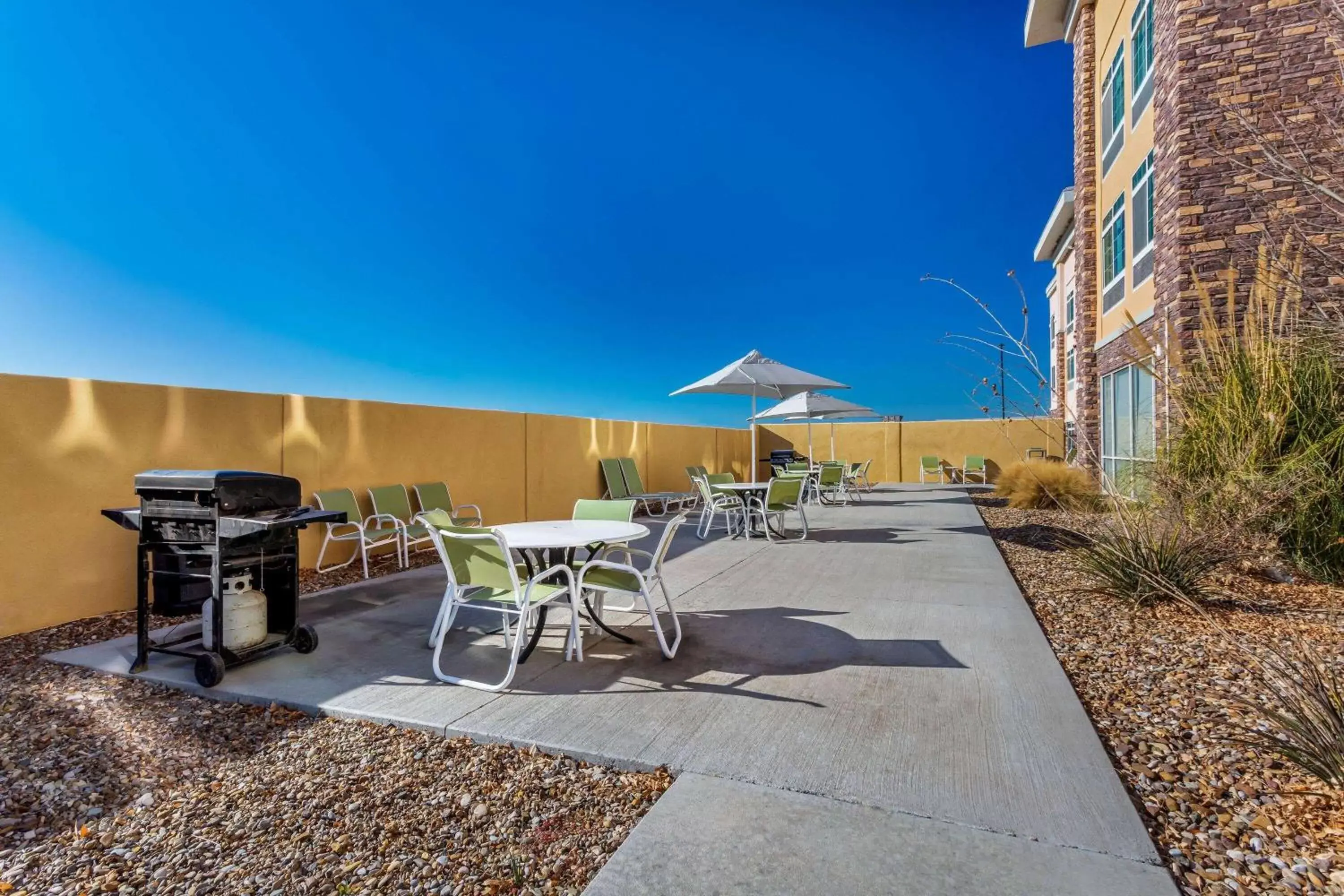 Restaurant/places to eat in La Quinta by Wyndham Monahans Restaurant/places to eat in La Quinta by Wyndham Monahans