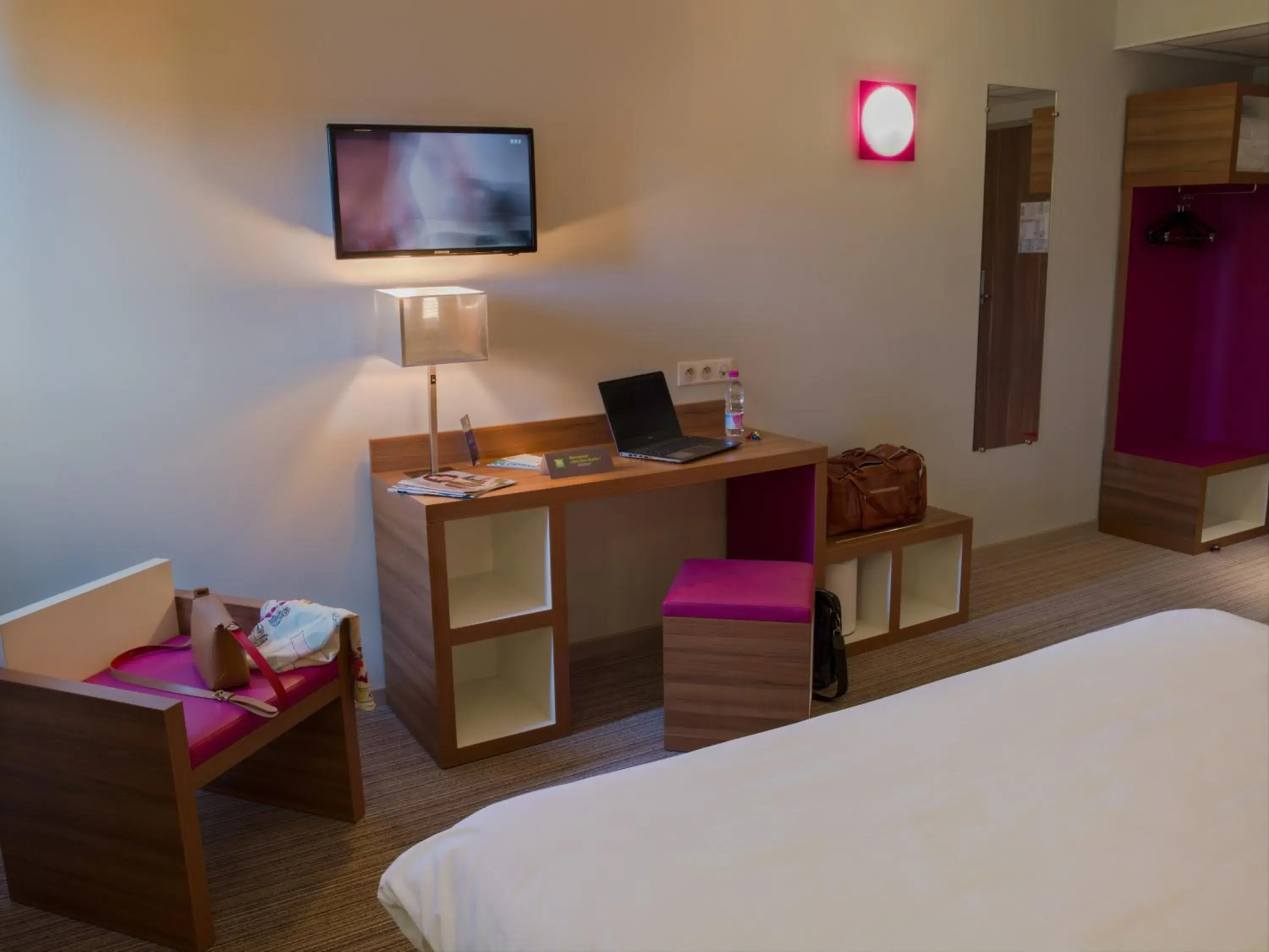 TV/Entertainment Center in ibis Styles Castres