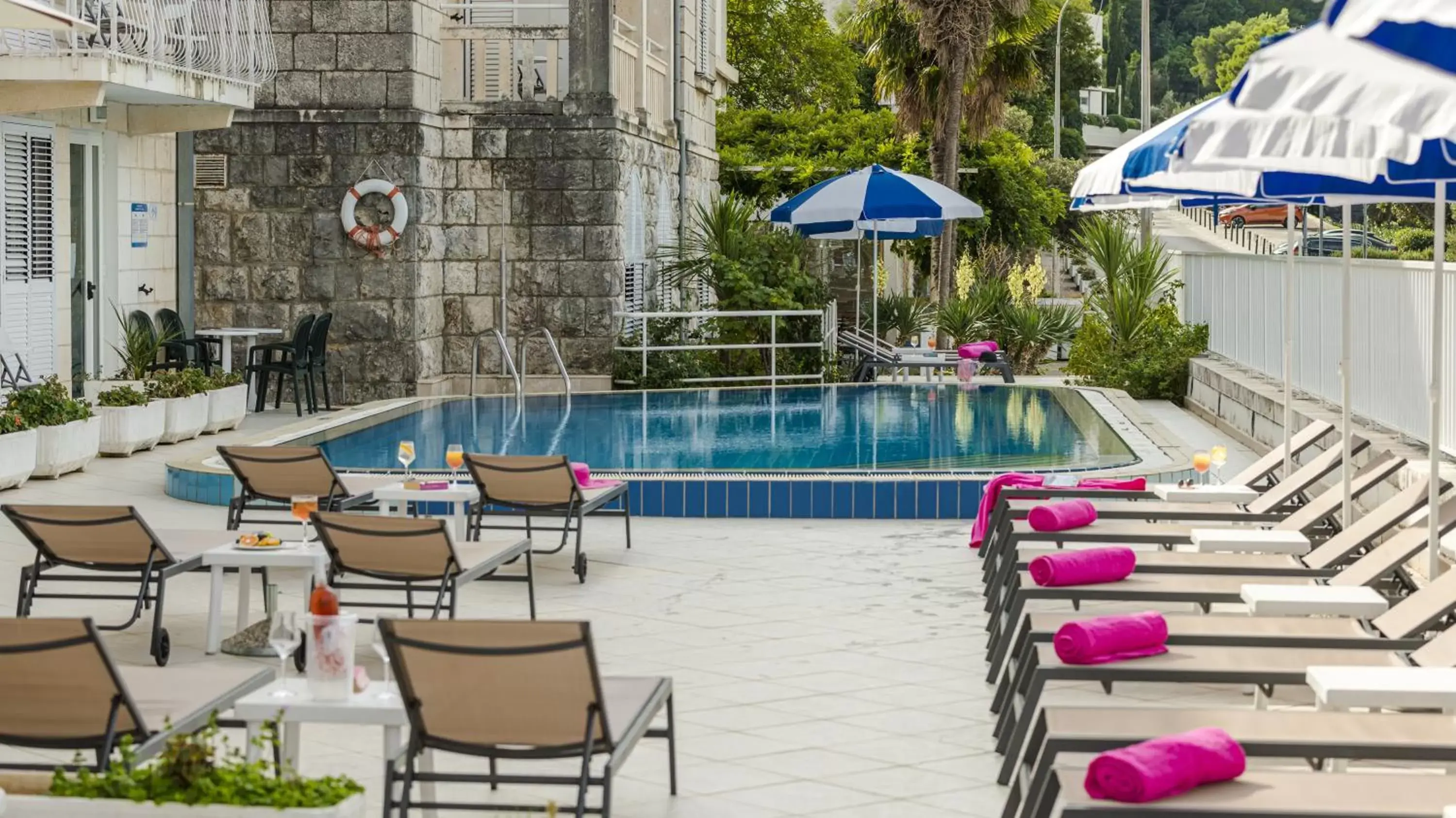 Pool view, Swimming Pool in Hotel Komodor