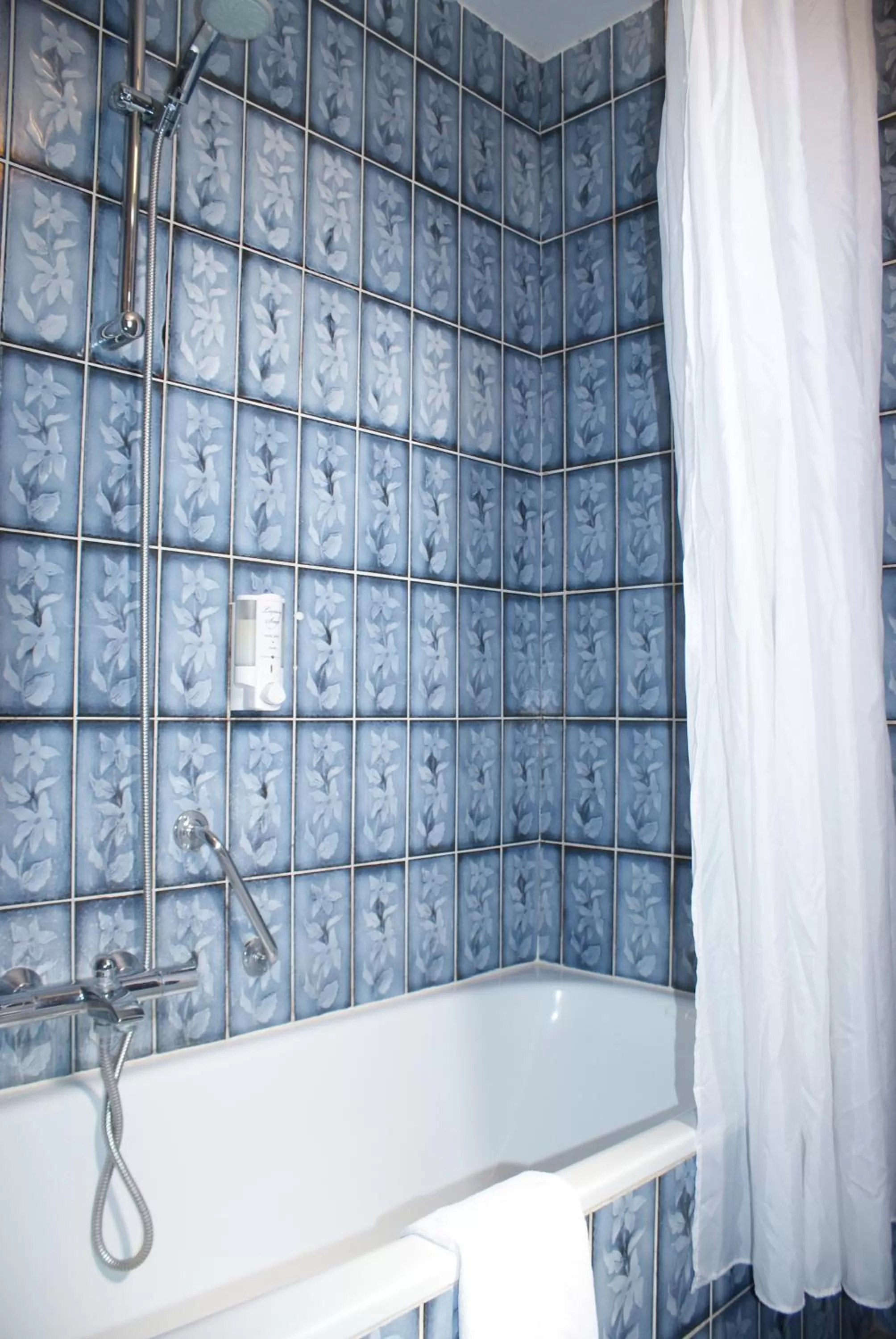 Standard Double Room with Balcony in Fletcher Hotel Restaurant Bon Repos