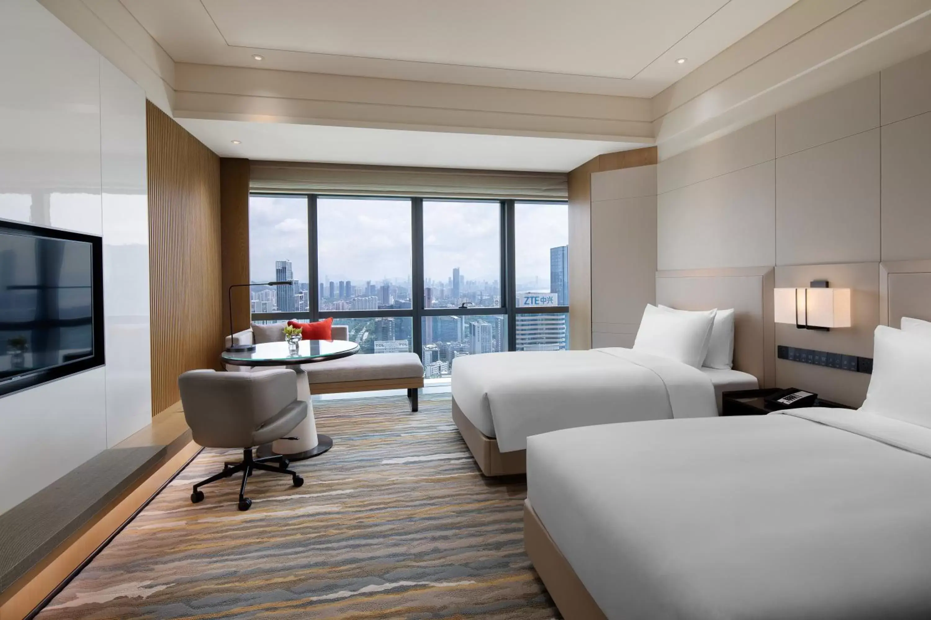 Photo of the whole room, Bed in Crowne Plaza Shenzhen Nanshan by IHG Photo of the whole room, Bed in Crowne Plaza Shenzhen Nanshan by IHG