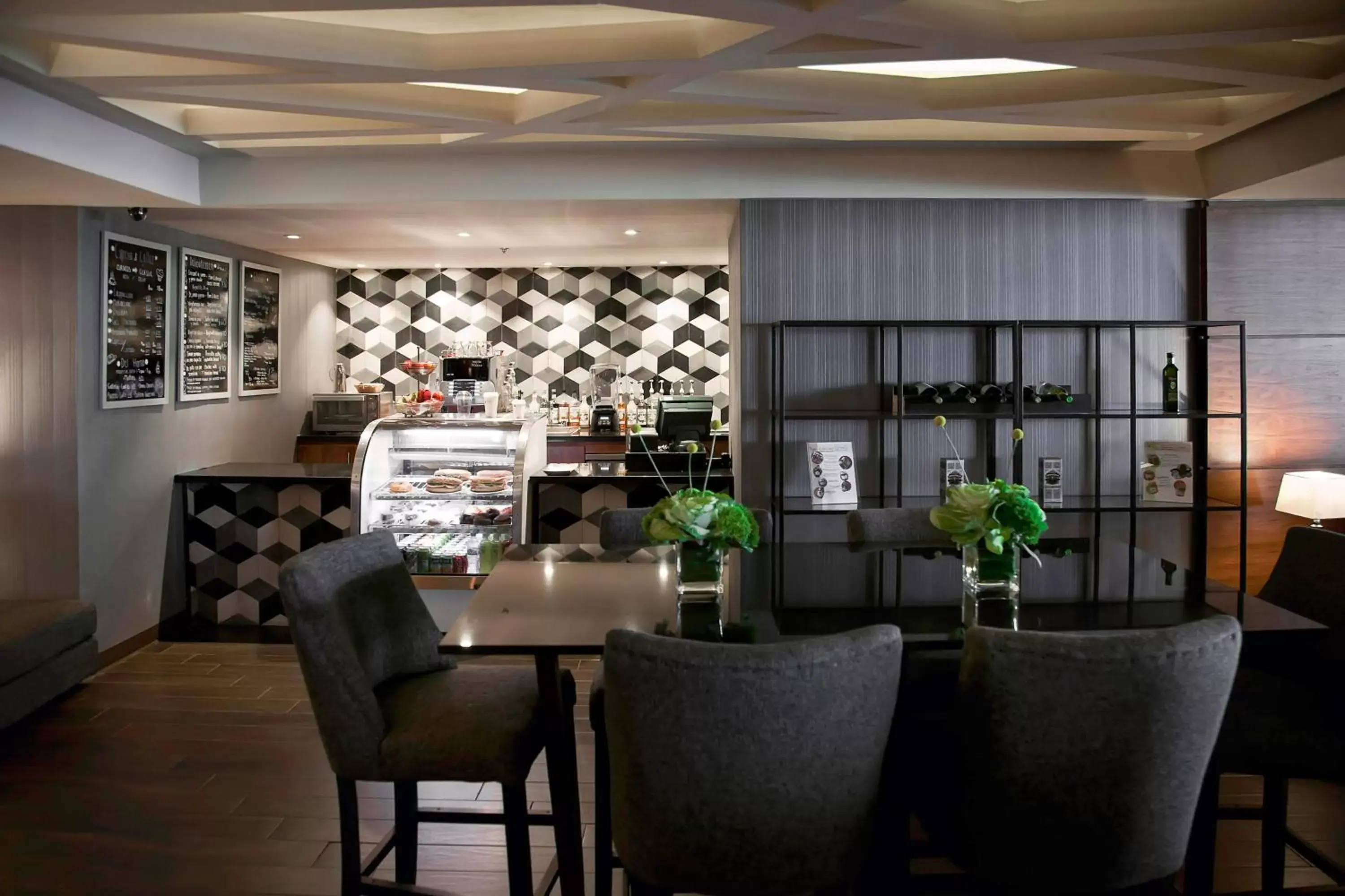 Lounge or bar, Lounge/Bar in Marriott Tijuana Hotel